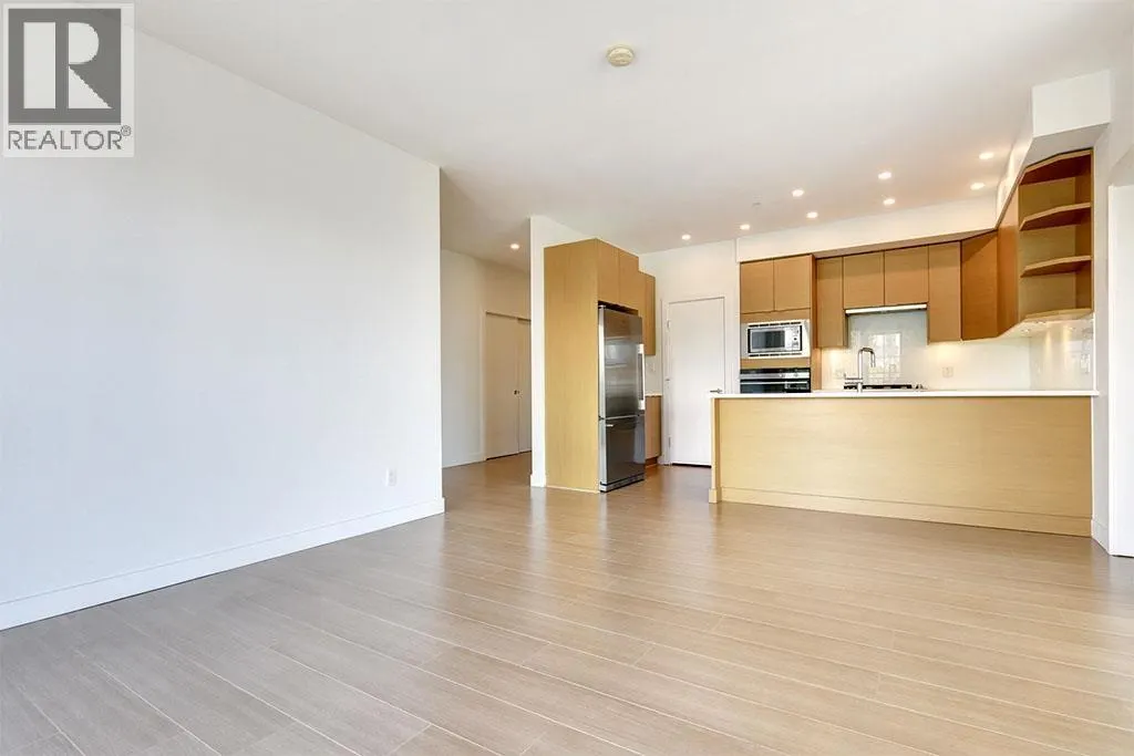 PH7 2528 COLLINGWOOD STREET