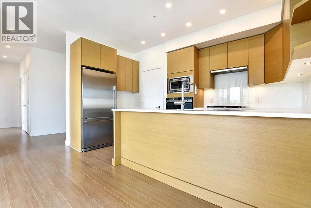 PH7 2528 COLLINGWOOD STREET