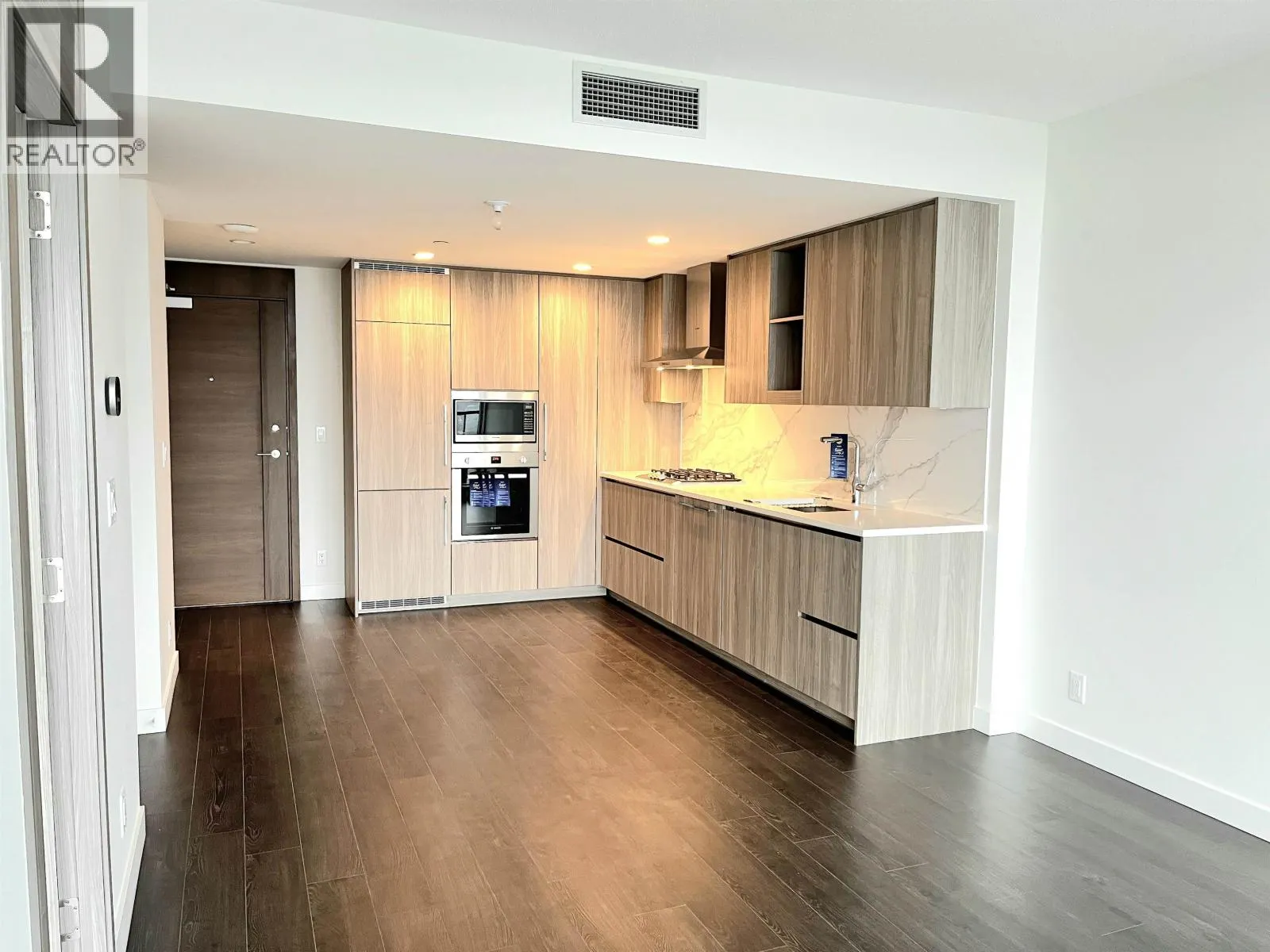 4308 4880 LOUGHEED HIGHWAY
