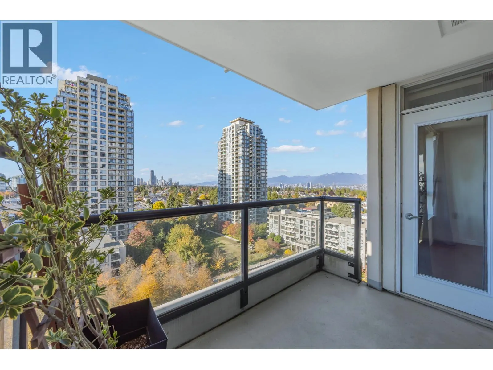 1508 7063 HALL AVENUE