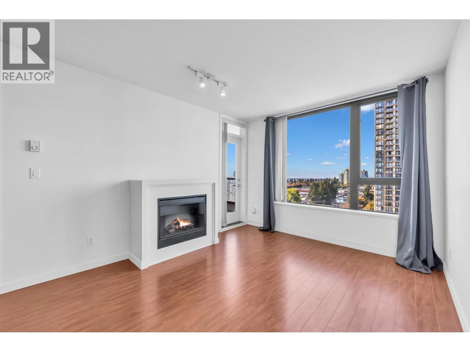 1508 7063 HALL AVENUE