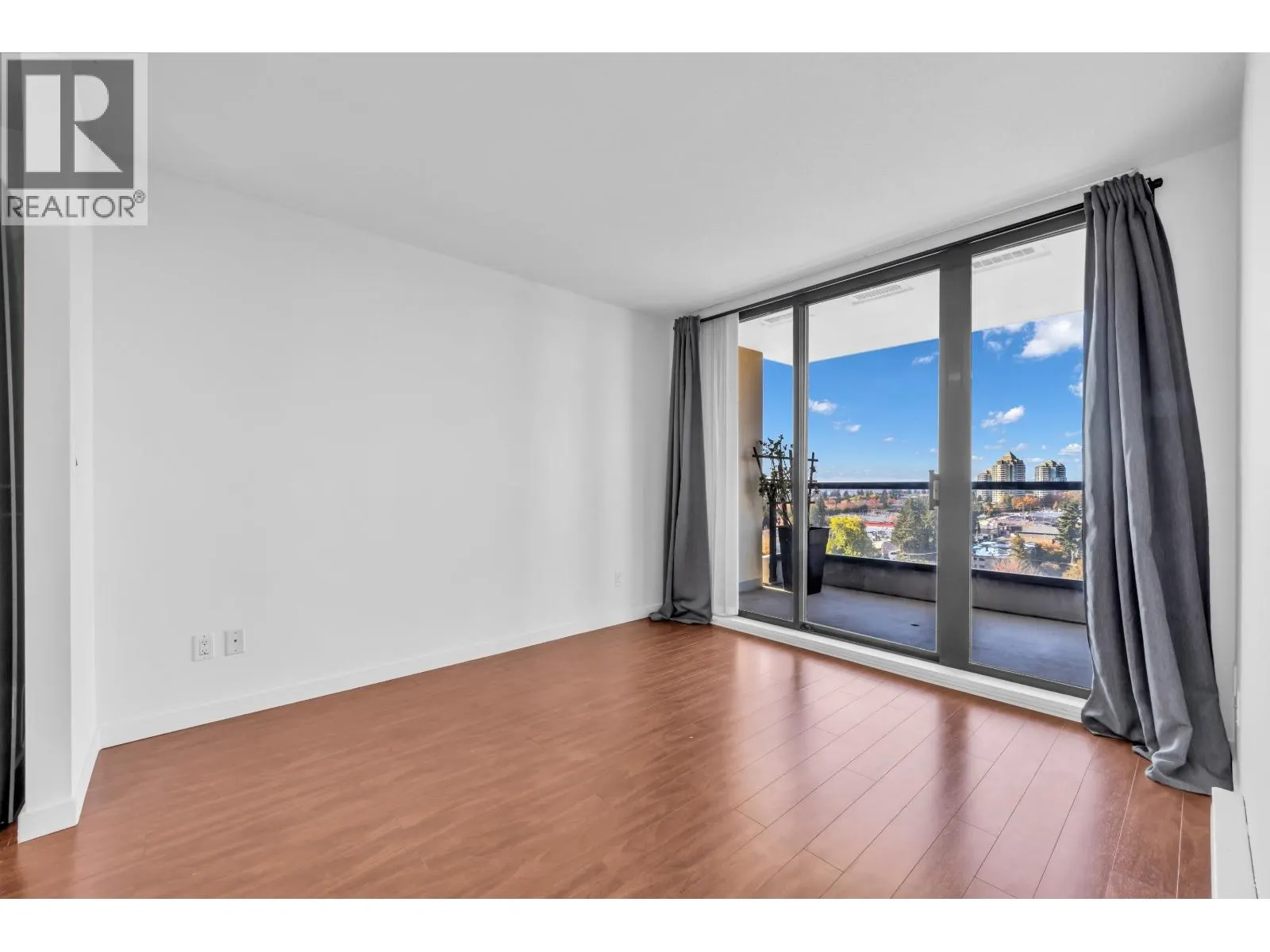 1508 7063 HALL AVENUE