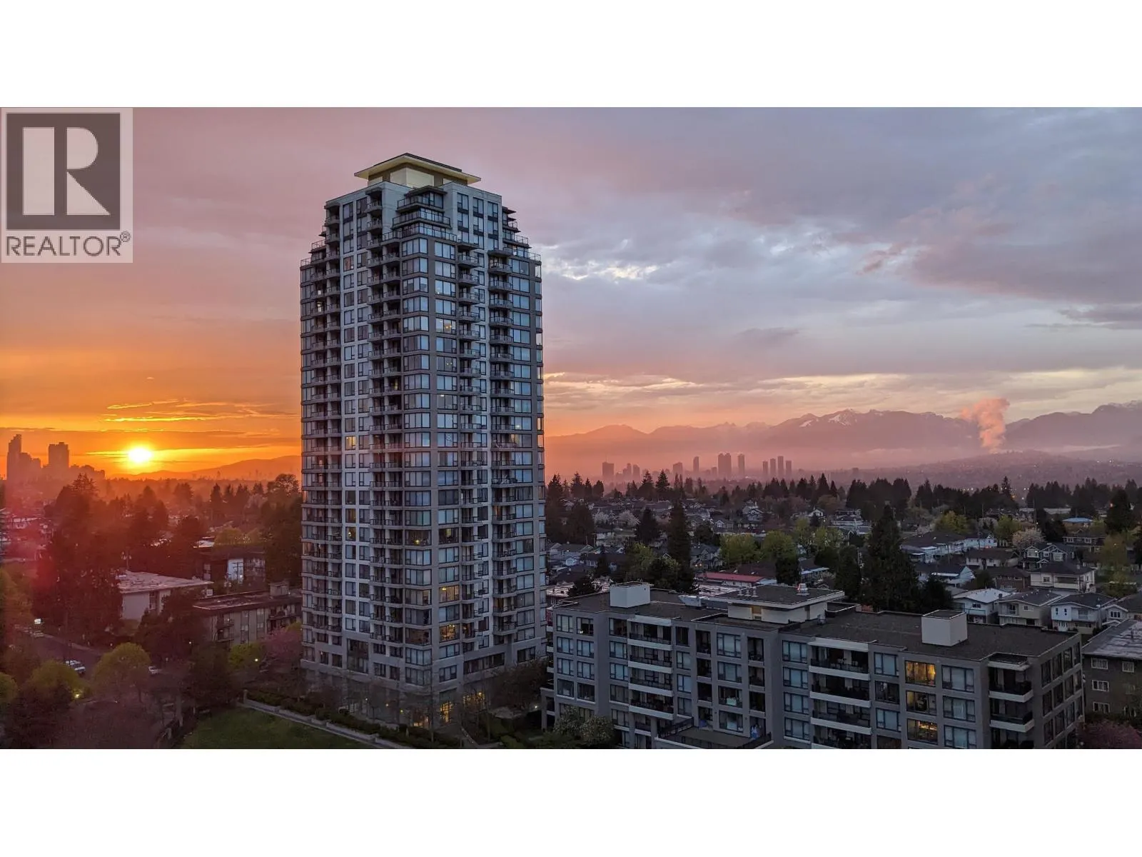 1508 7063 HALL AVENUE