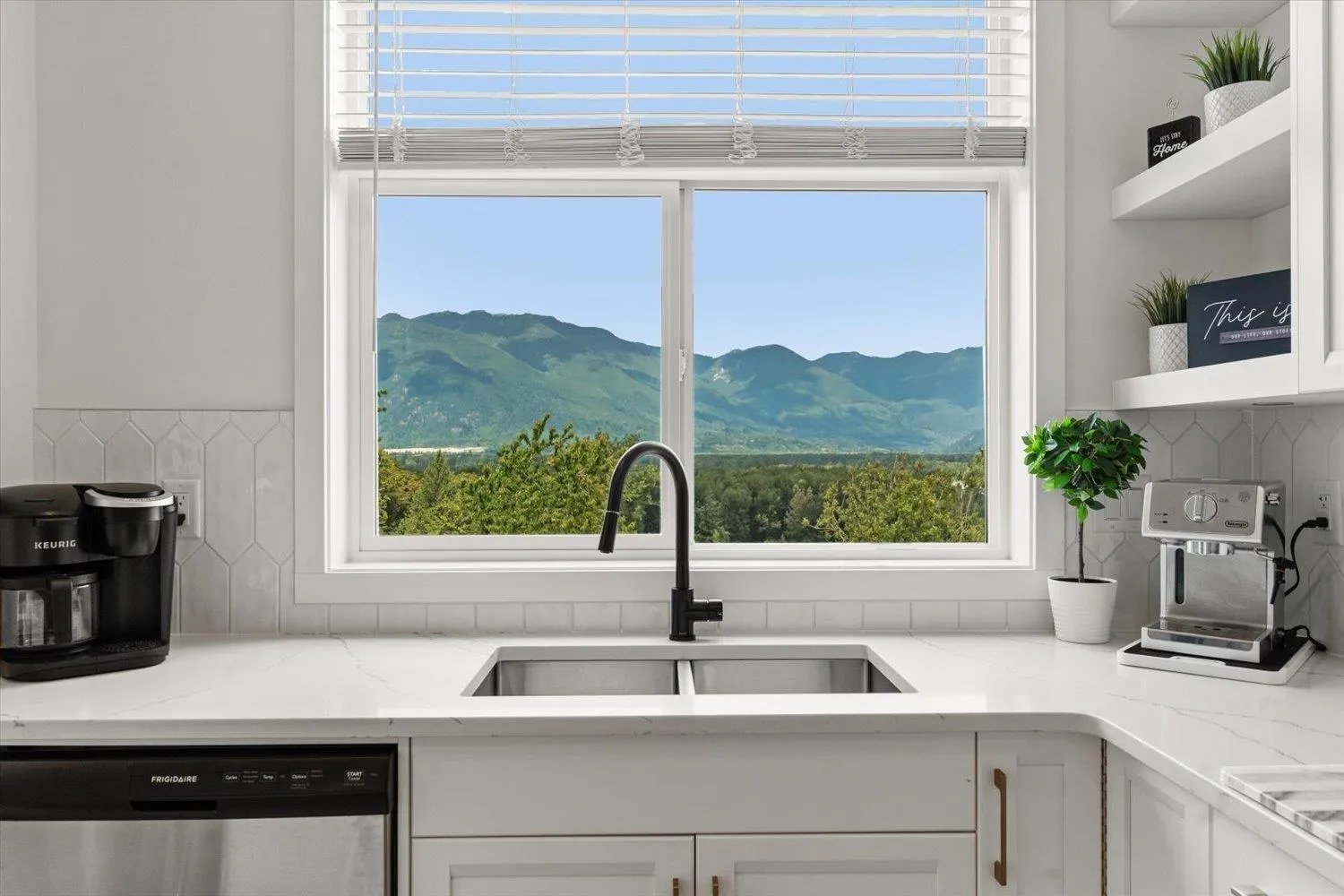11 43998 CHILLIWACK MOUNTAIN ROAD|Chilliwack Mountain