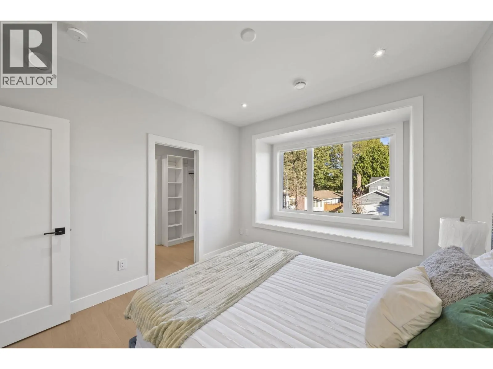 1 10931 SOUTHPORT ROAD