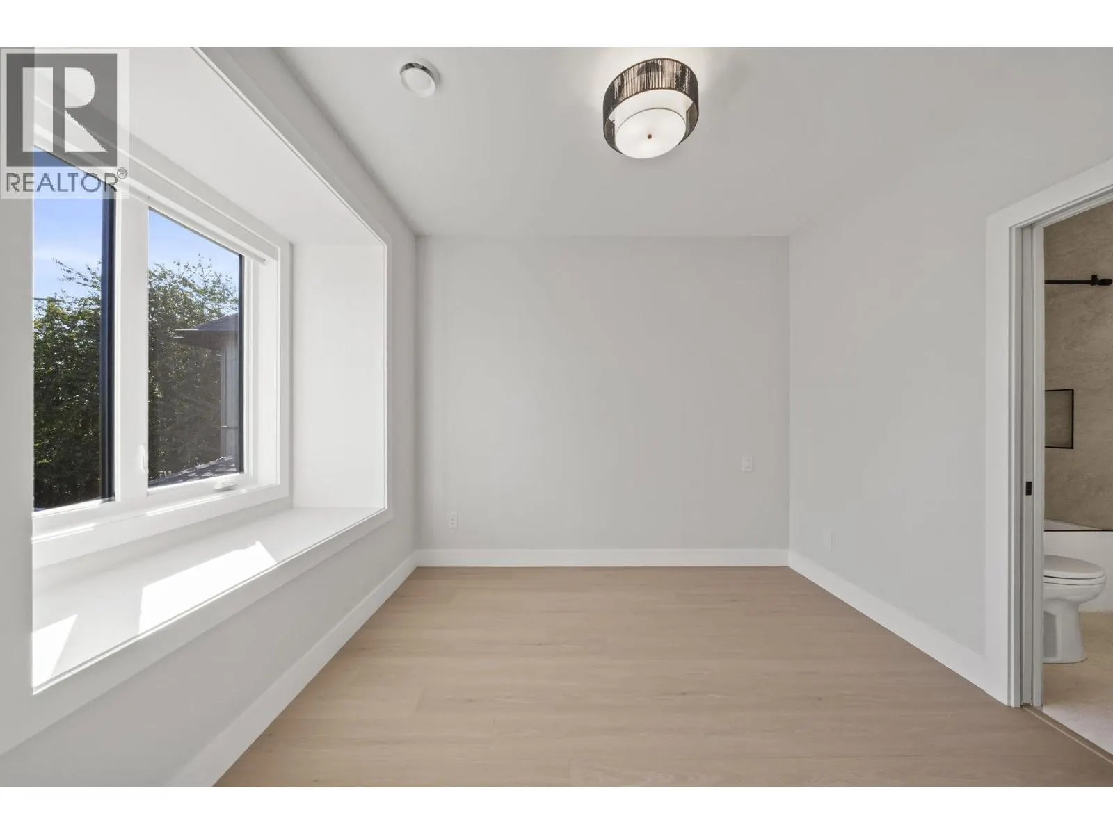 1 10931 SOUTHPORT ROAD