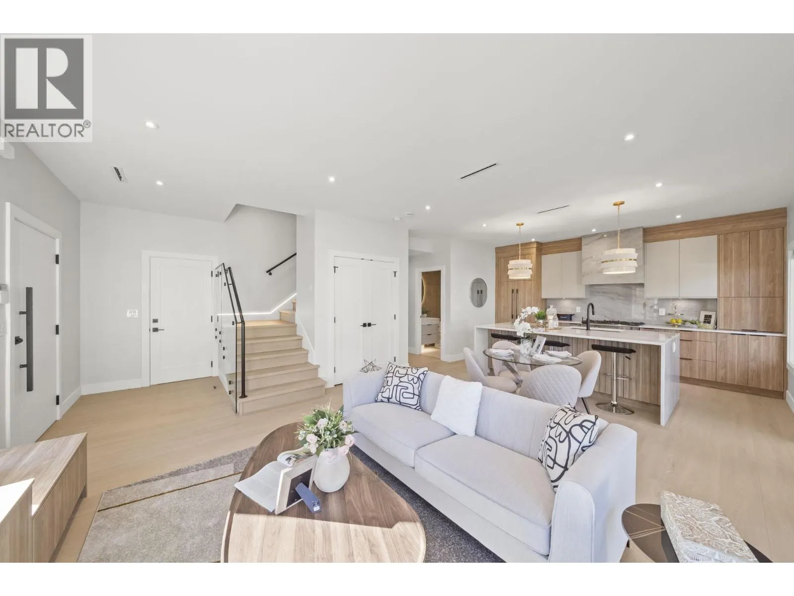 1 10931 SOUTHPORT ROAD
