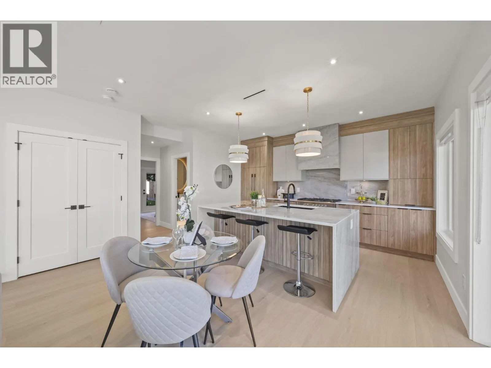 1 10931 SOUTHPORT ROAD