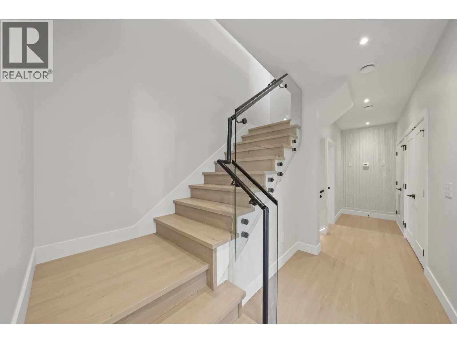 1 10931 SOUTHPORT ROAD