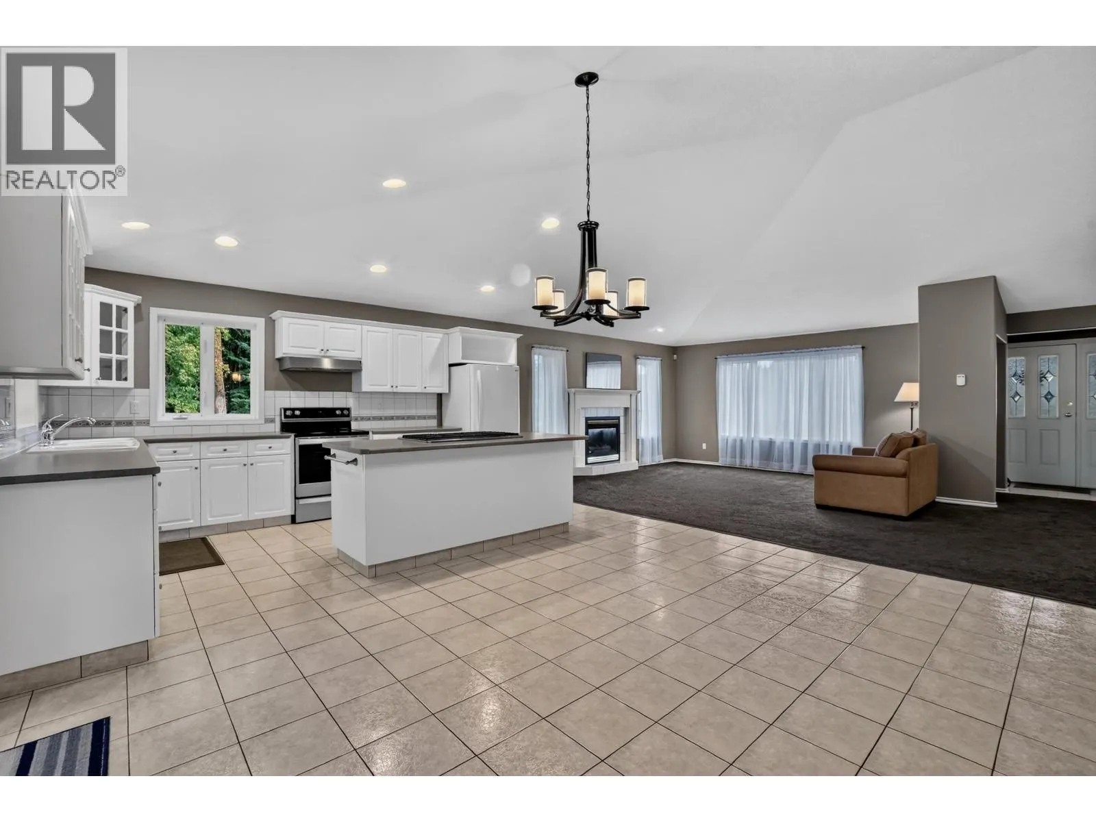 9288 SUMMERSET PLACE