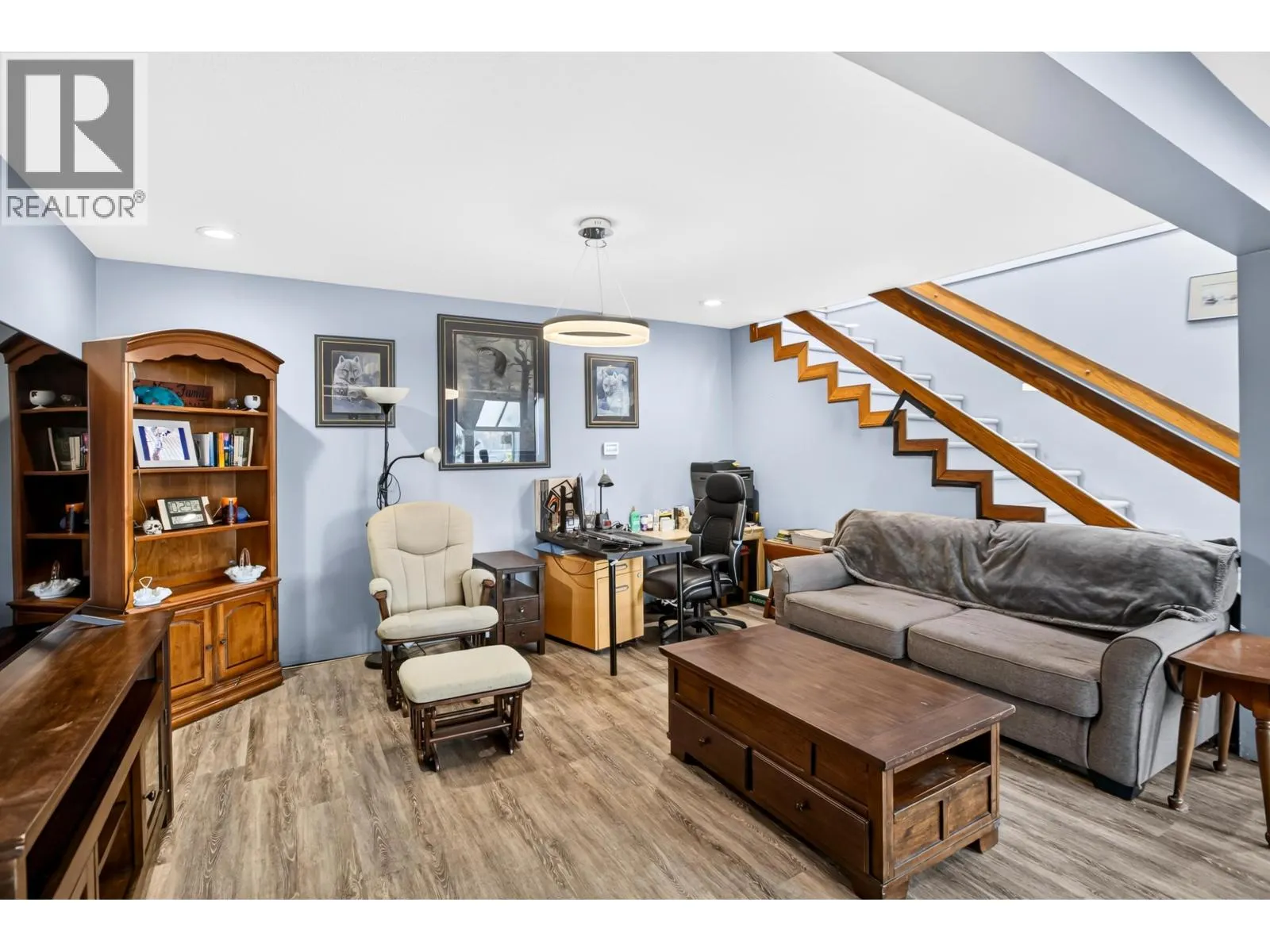 1112 ALDERSIDE ROAD