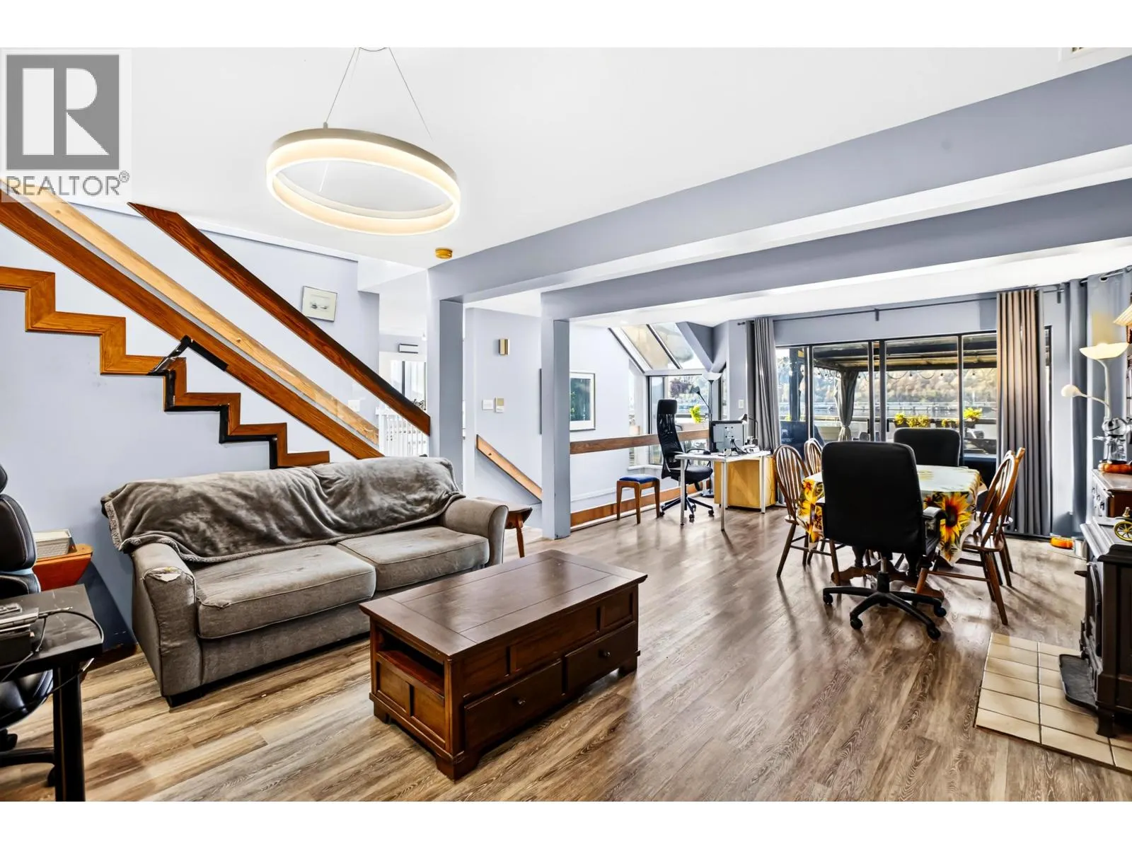 1112 ALDERSIDE ROAD