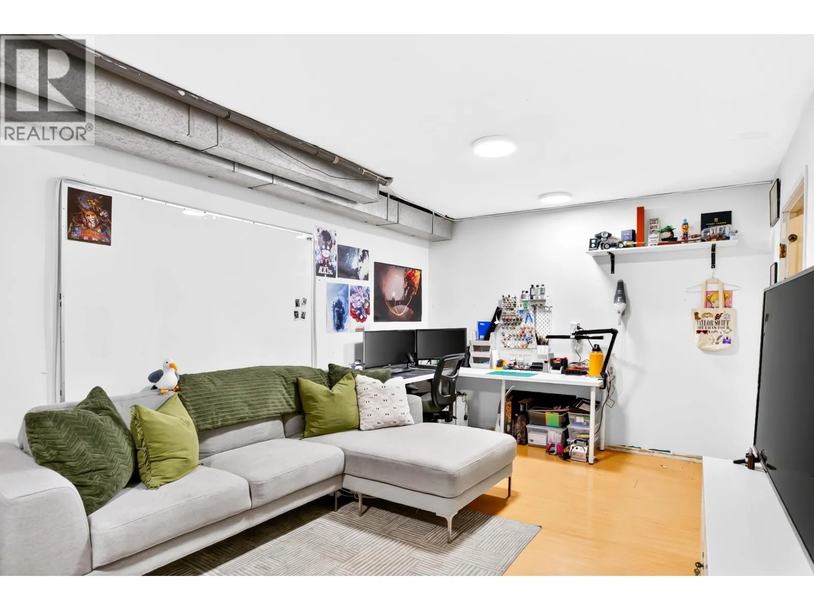 1112 ALDERSIDE ROAD