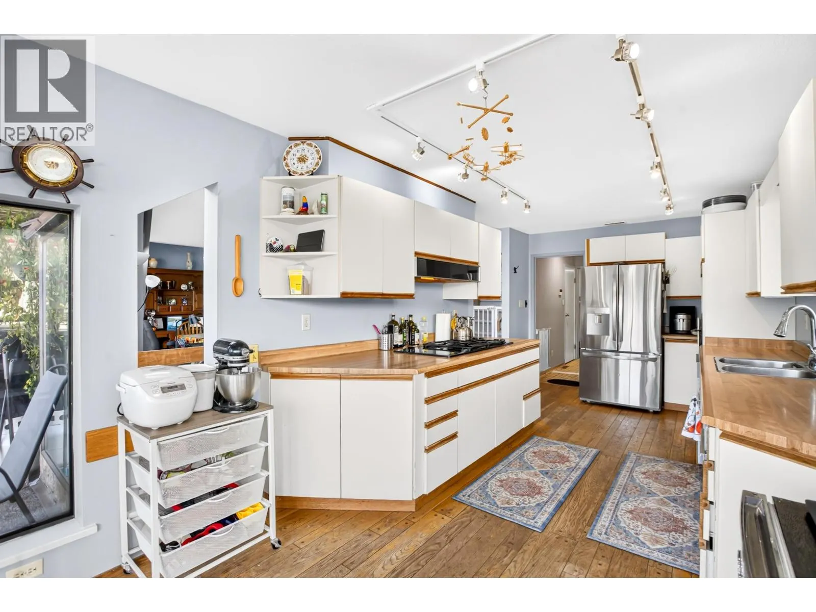 1112 ALDERSIDE ROAD