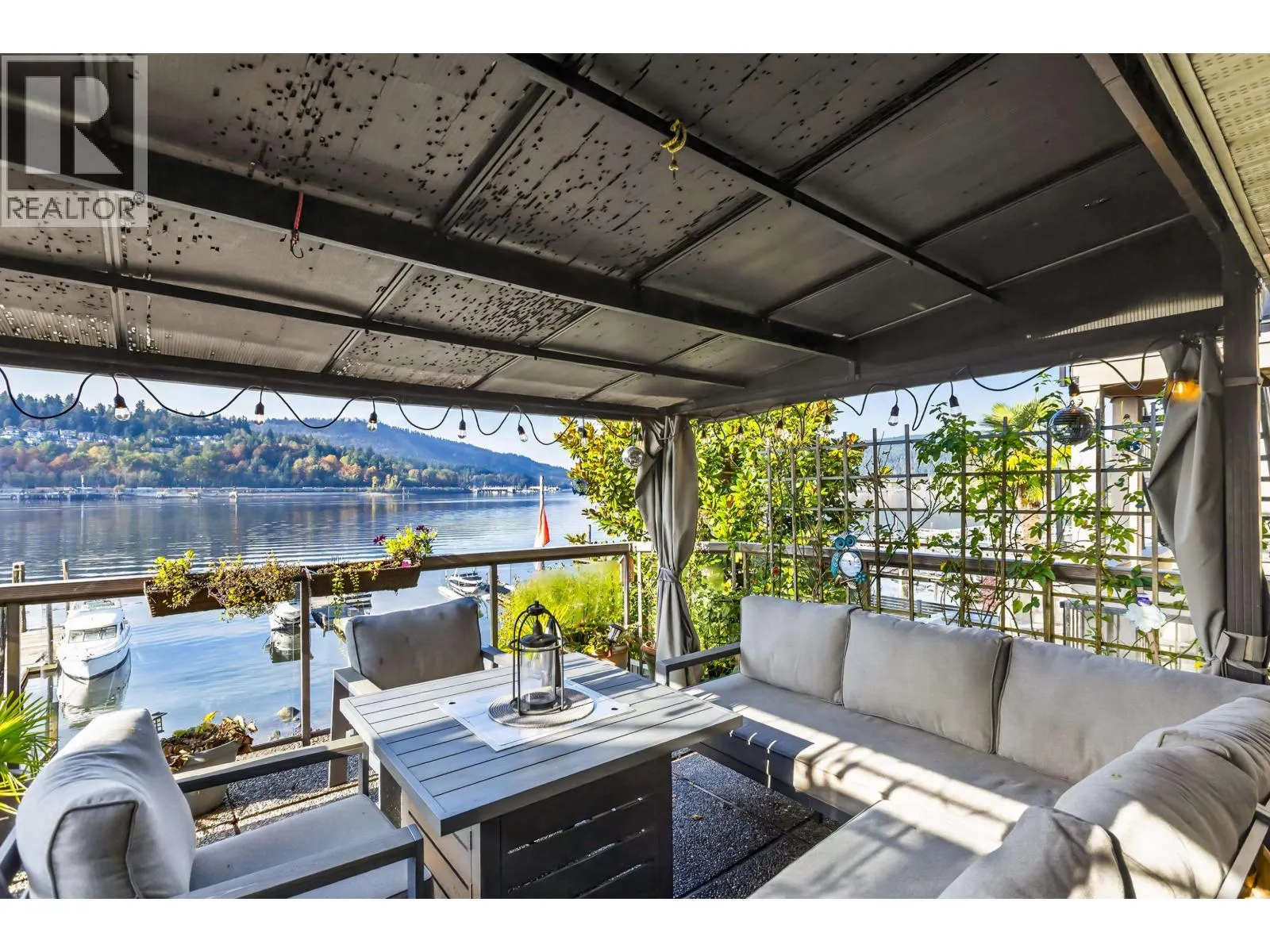 1112 ALDERSIDE ROAD