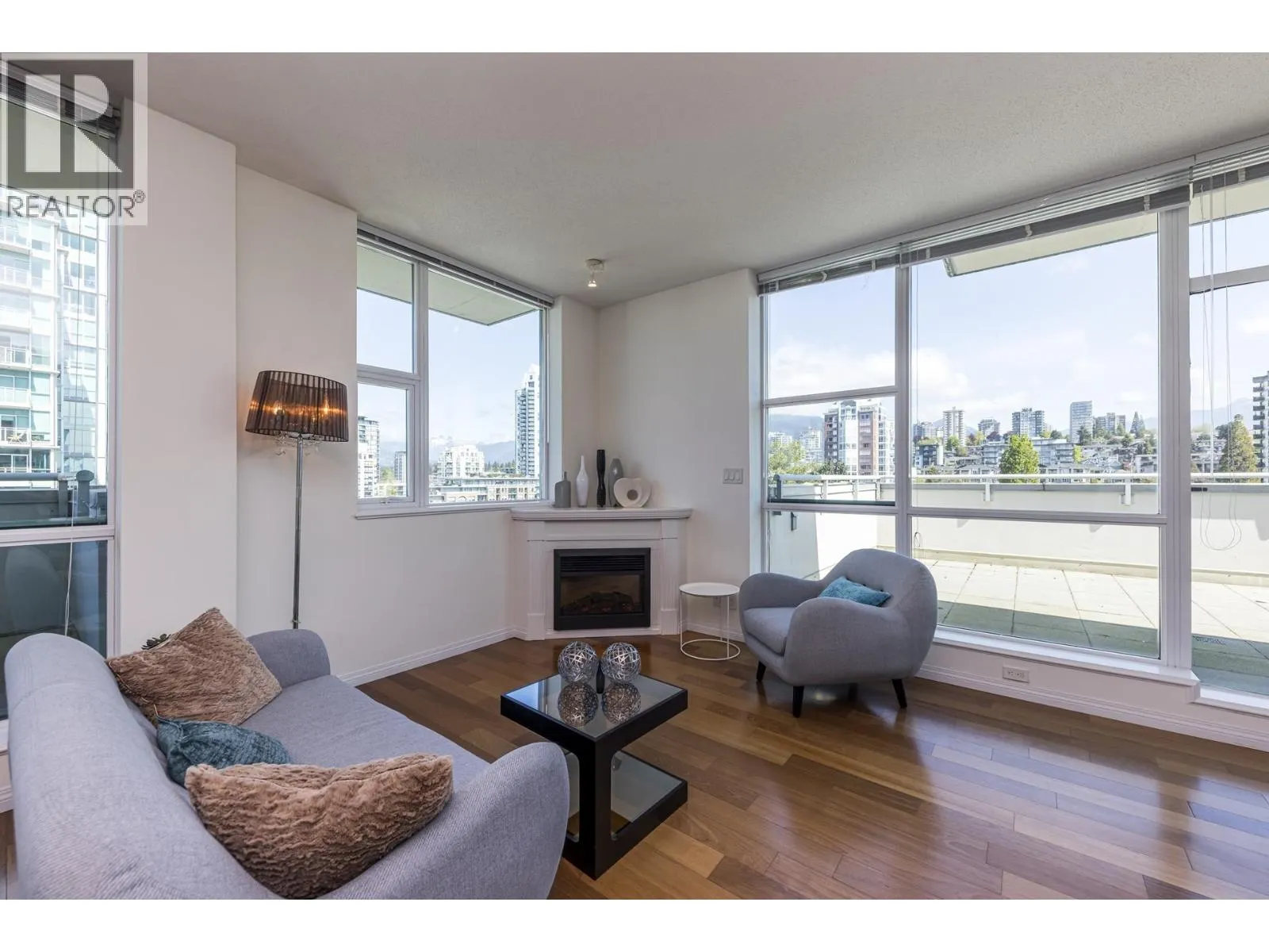 PH1 168 E ESPLANADE