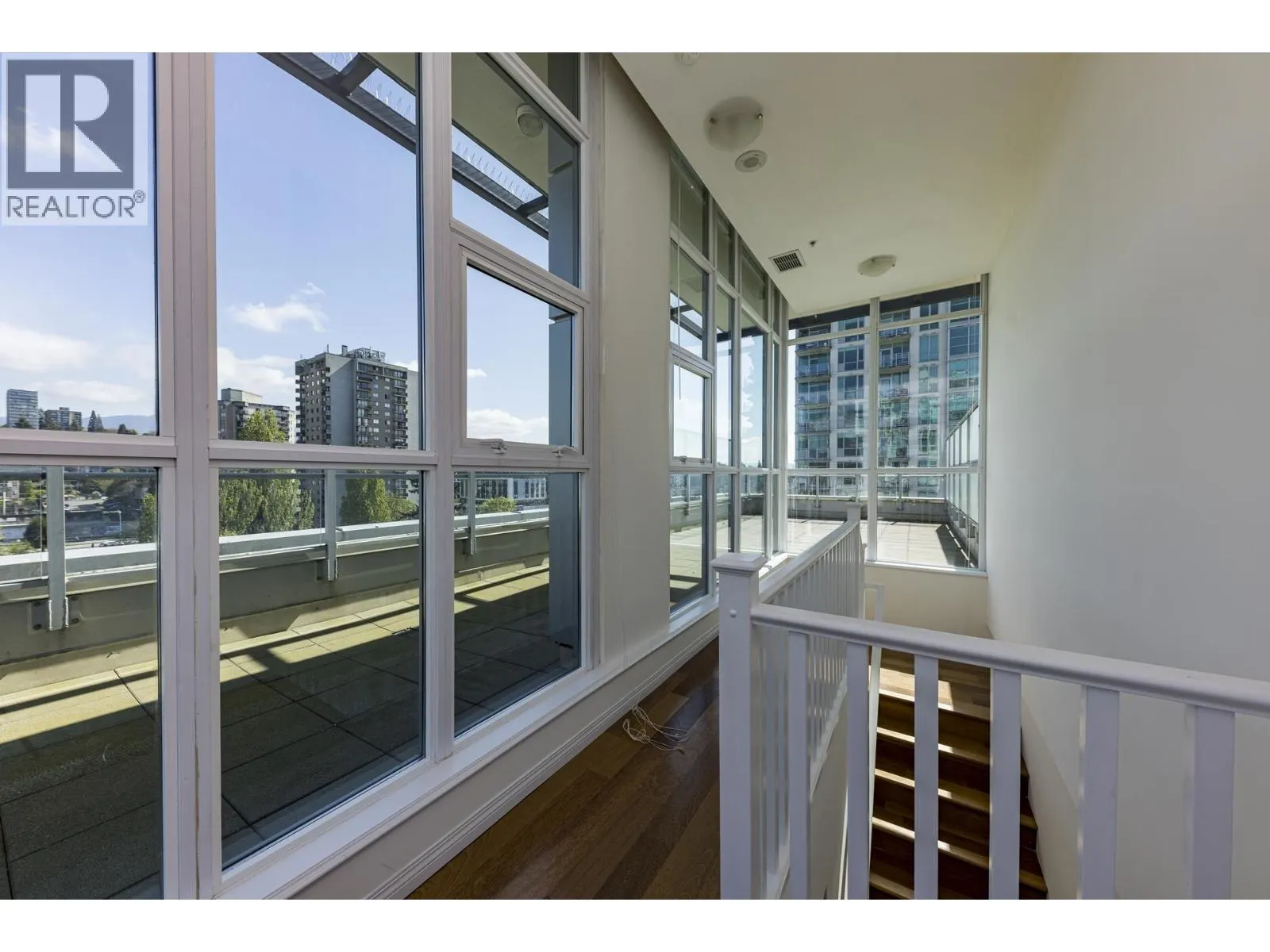 PH1 168 E ESPLANADE