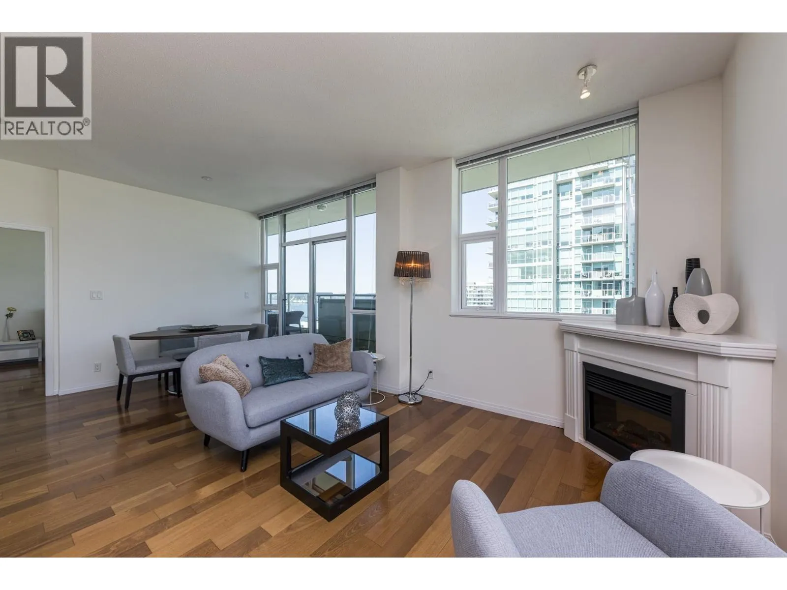 PH1 168 E ESPLANADE