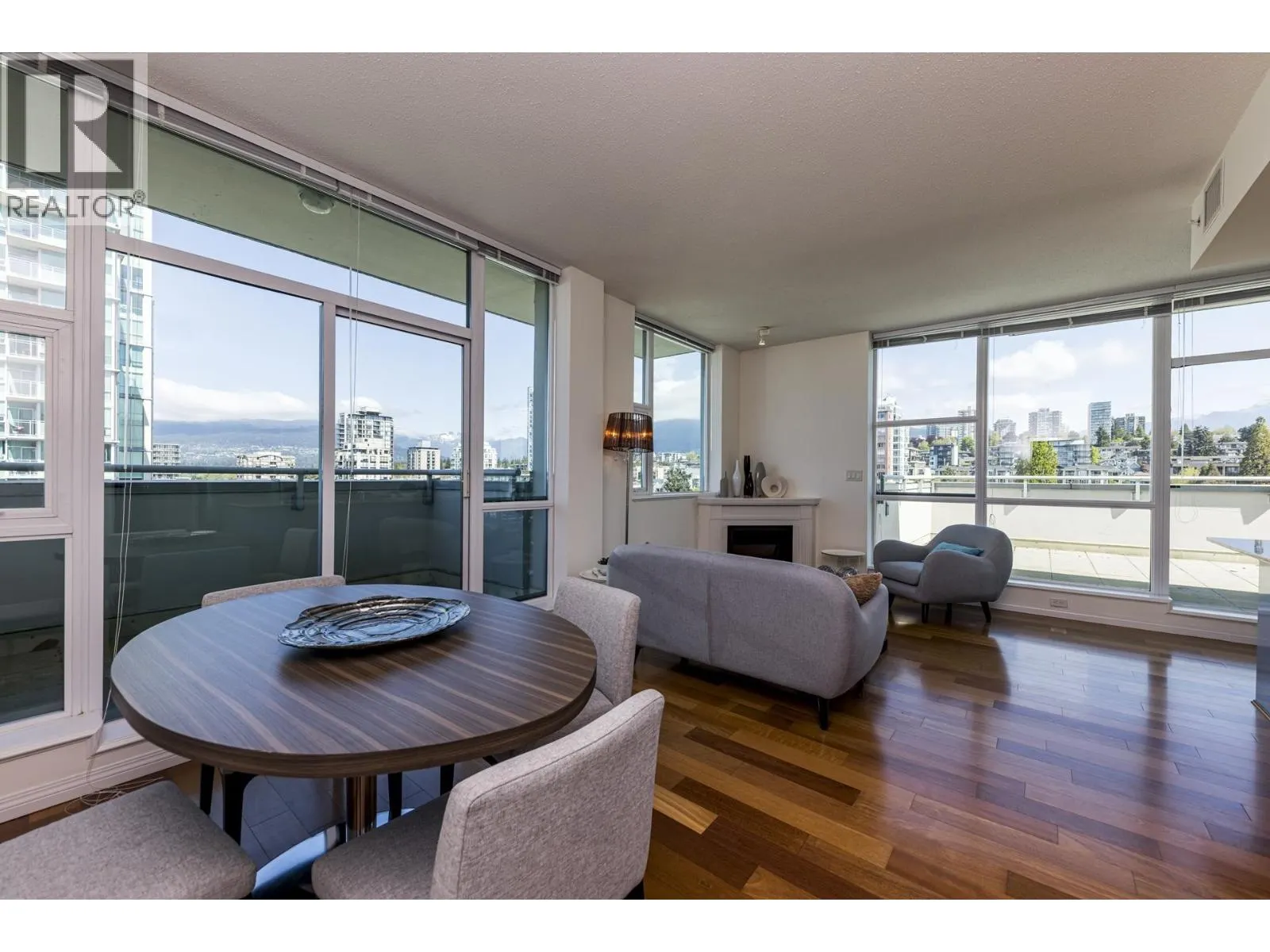 PH1 168 E ESPLANADE