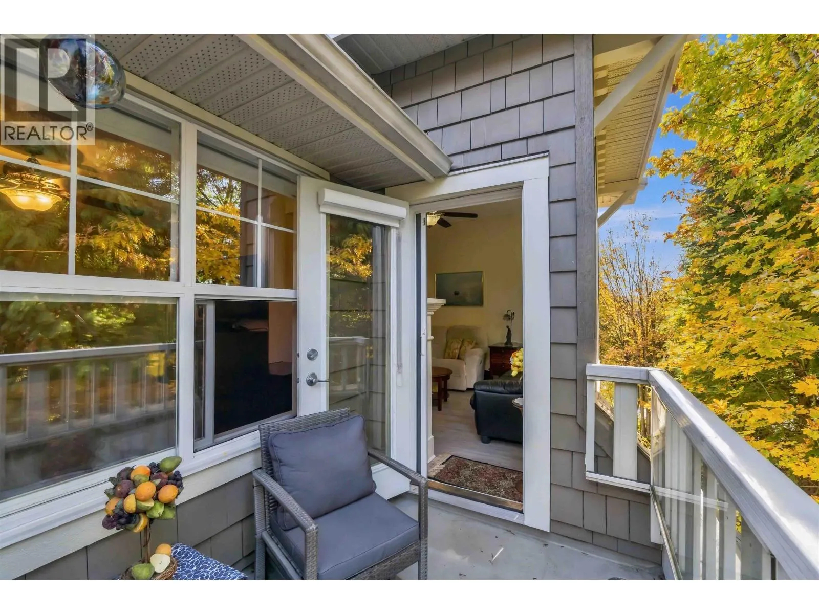 411 960 LYNN VALLEY ROAD