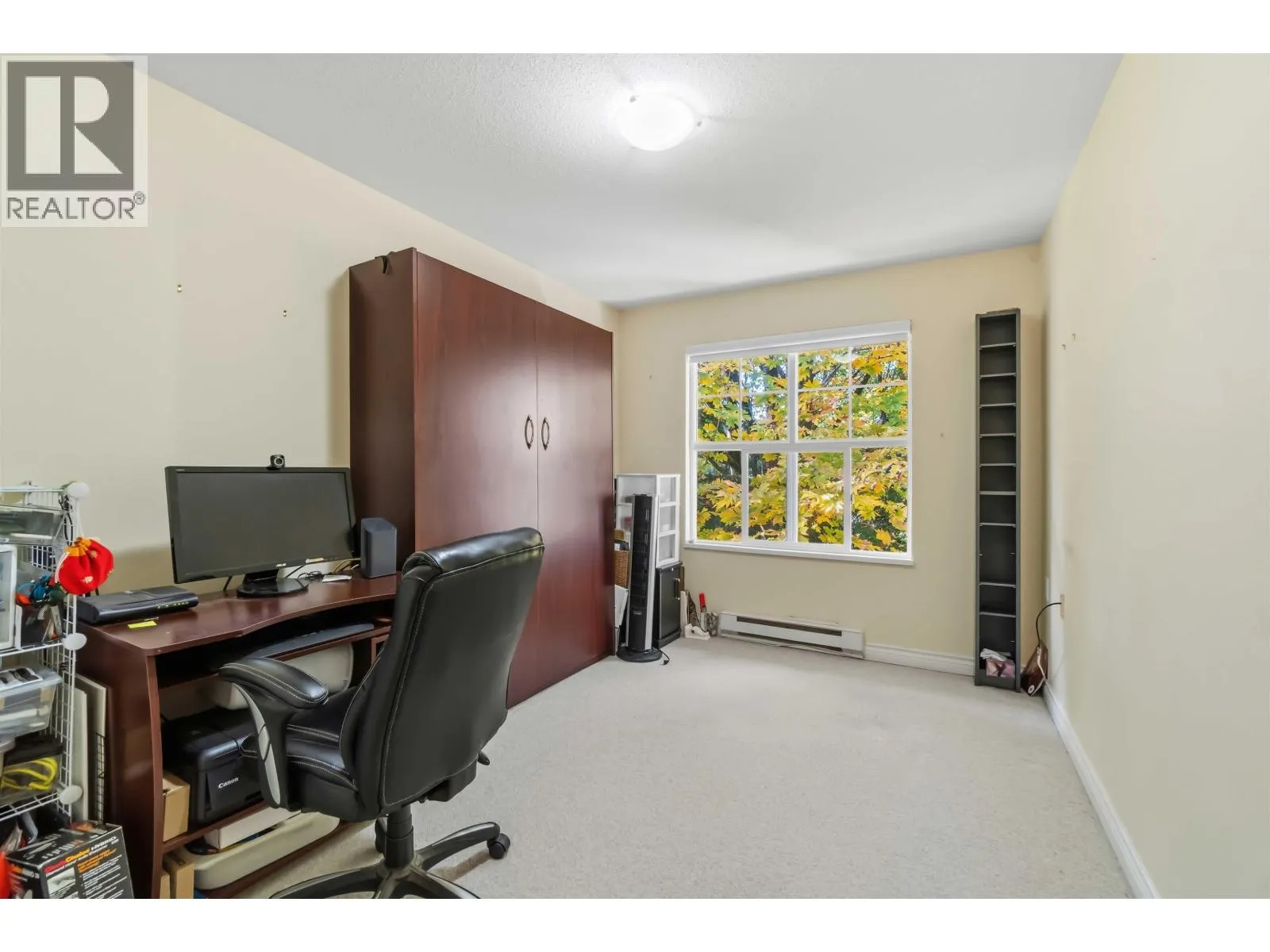 411 960 LYNN VALLEY ROAD