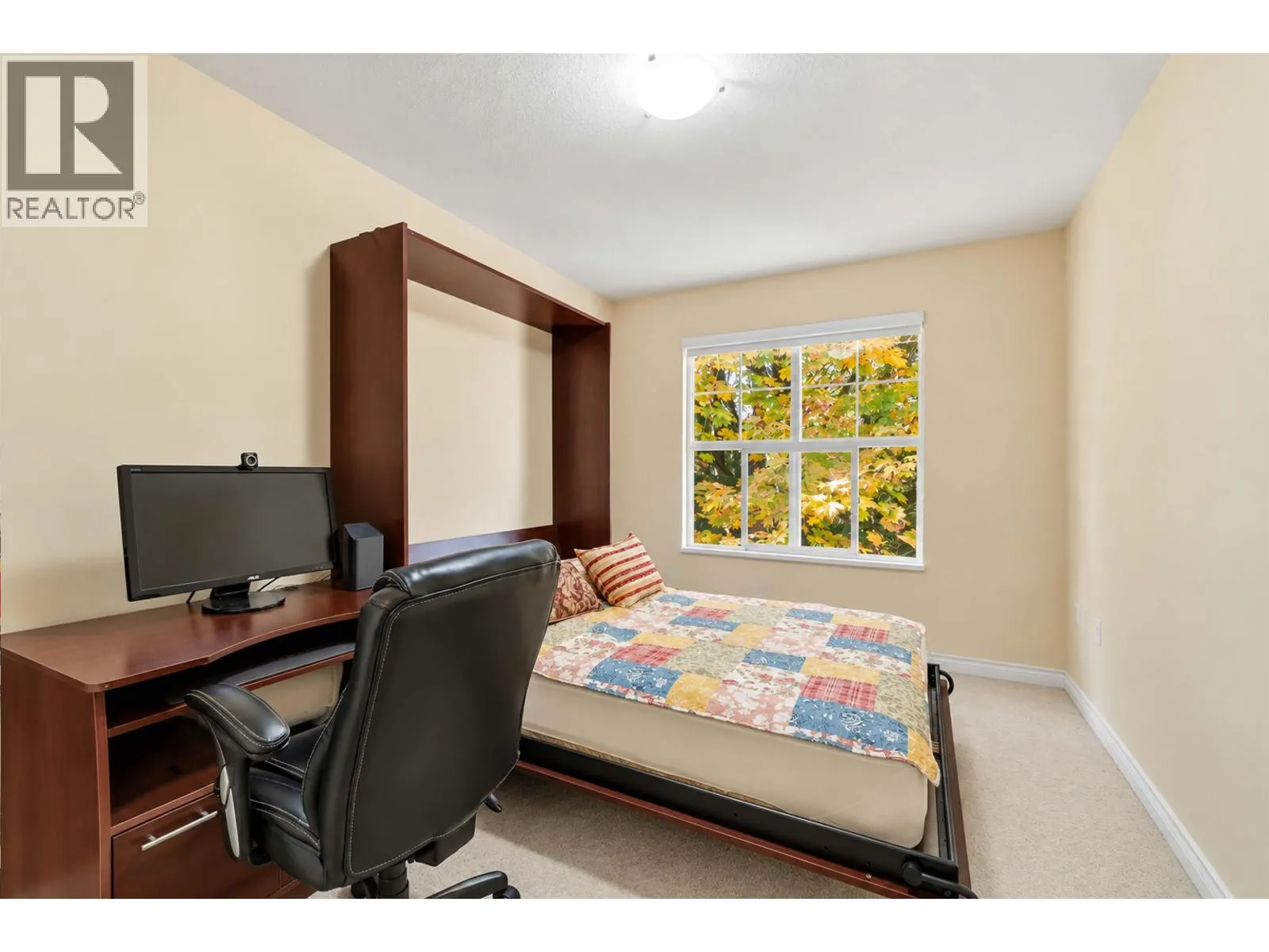 411 960 LYNN VALLEY ROAD