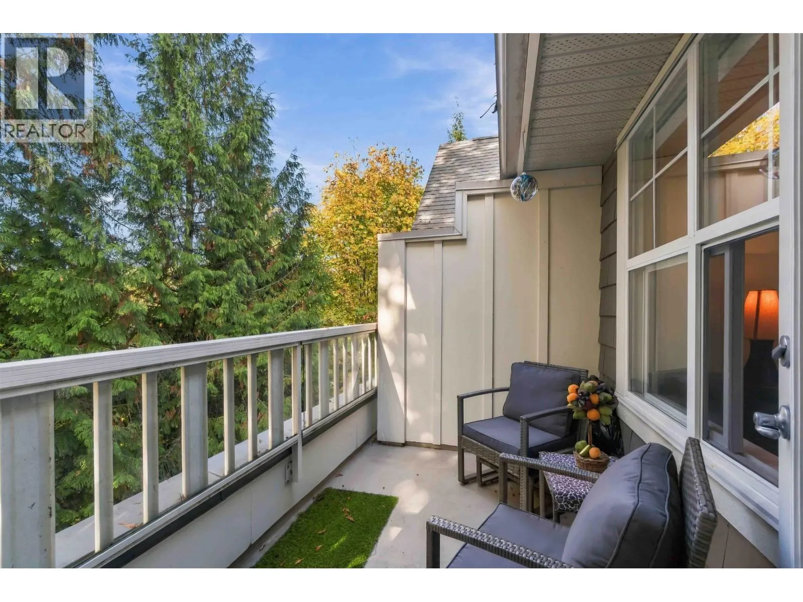 411 960 LYNN VALLEY ROAD