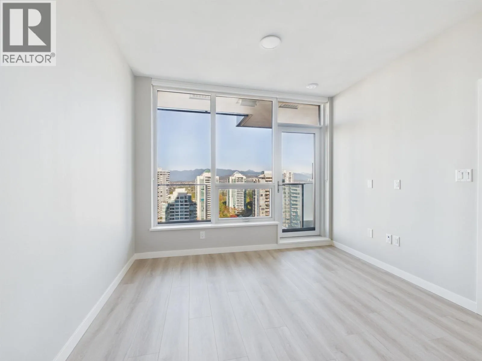 1804 5938 OLIVE AVENUE