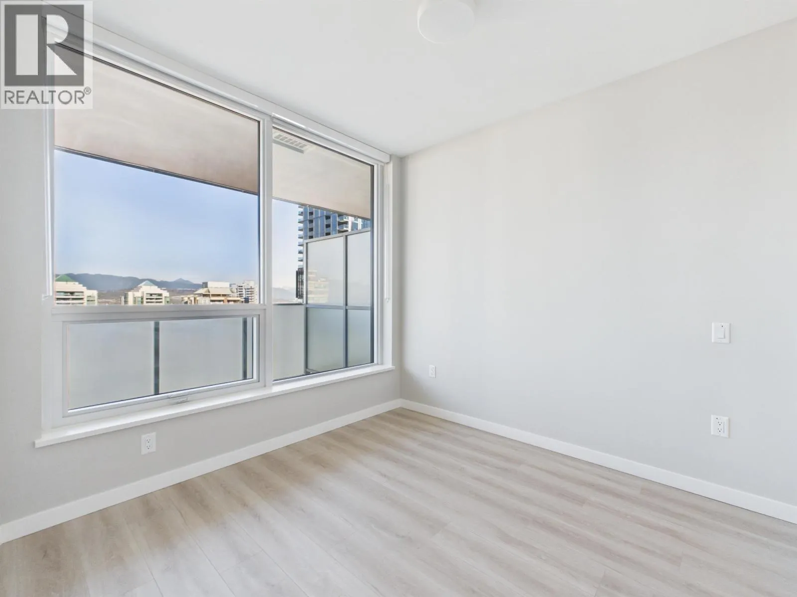 1804 5938 OLIVE AVENUE
