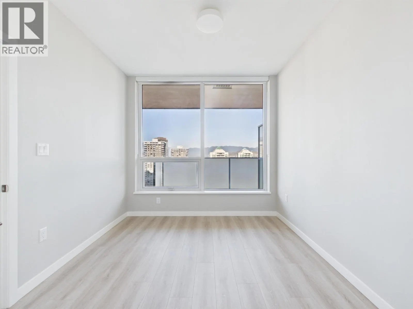1804 5938 OLIVE AVENUE