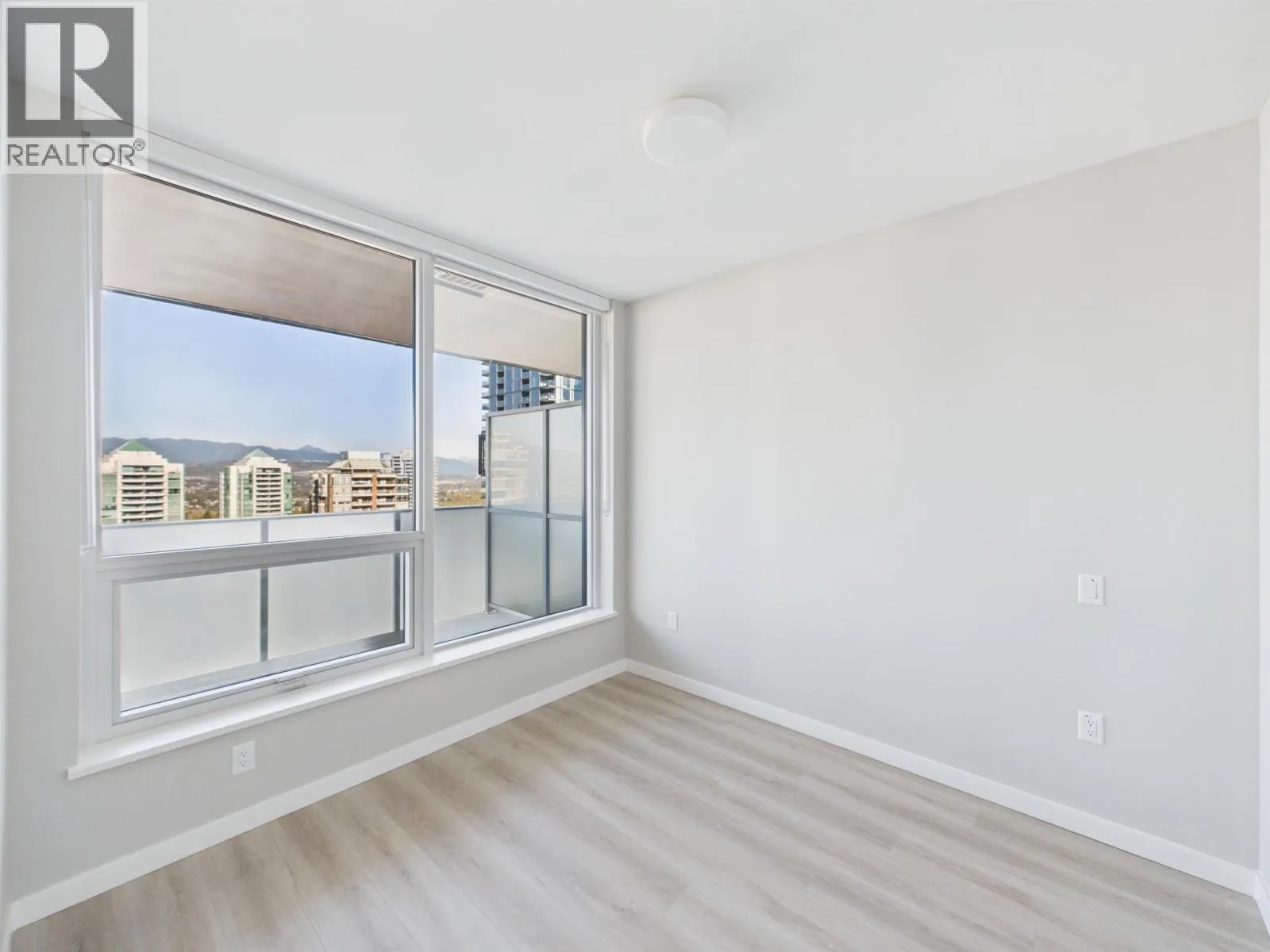 1804 5938 OLIVE AVENUE