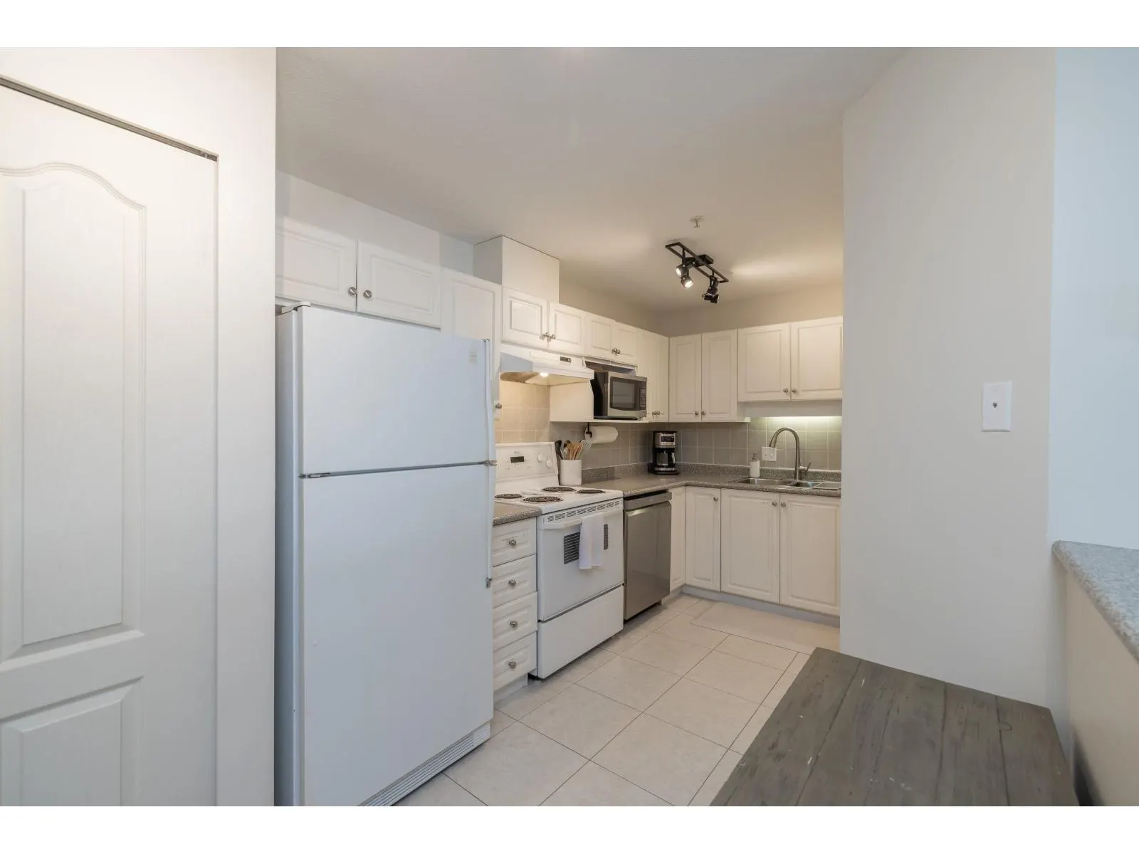 402 33668 KING ROAD