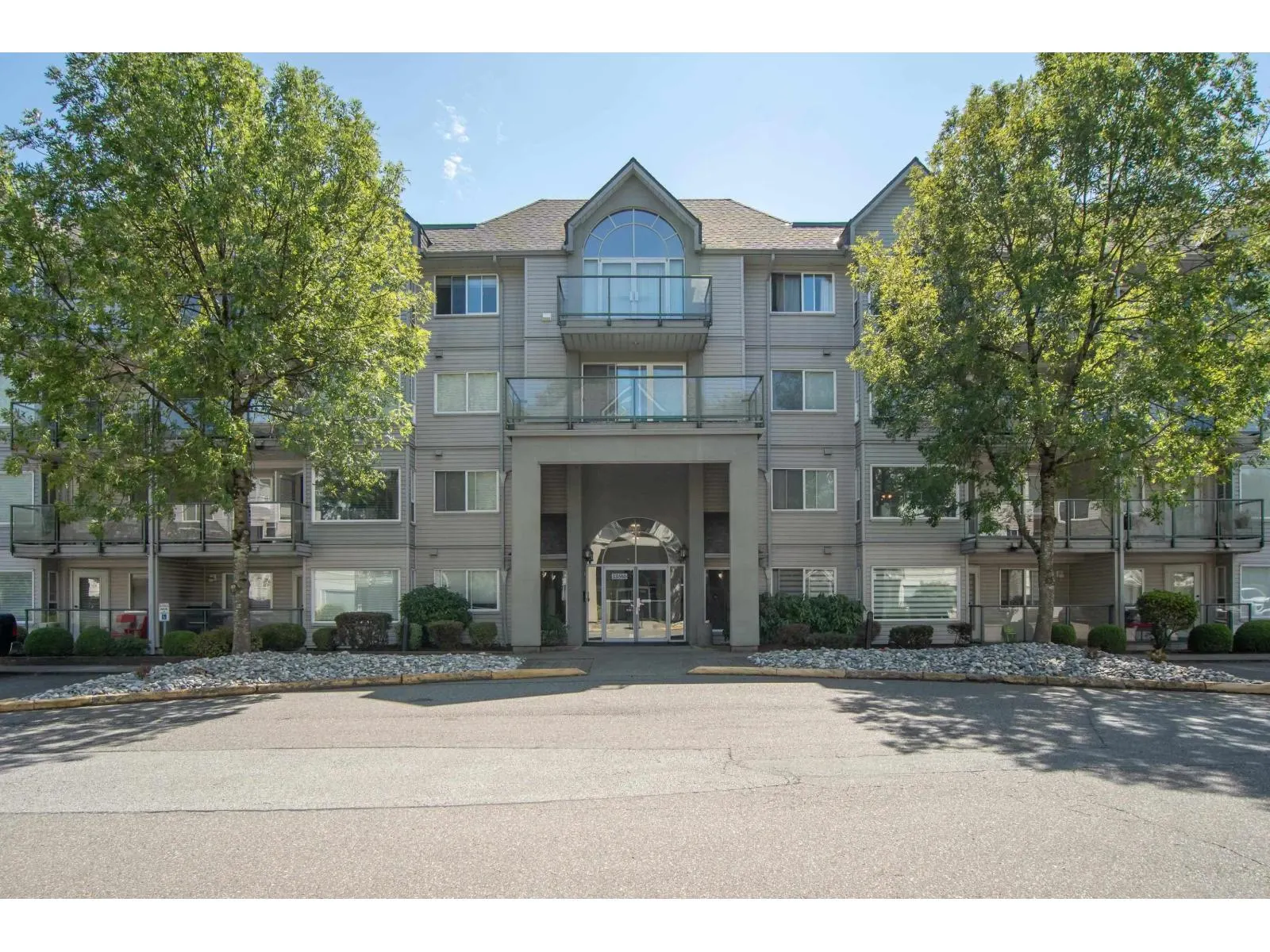 402 33668 KING ROAD