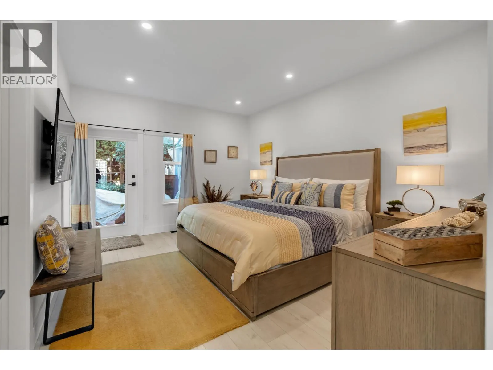 1273 3RD STREET