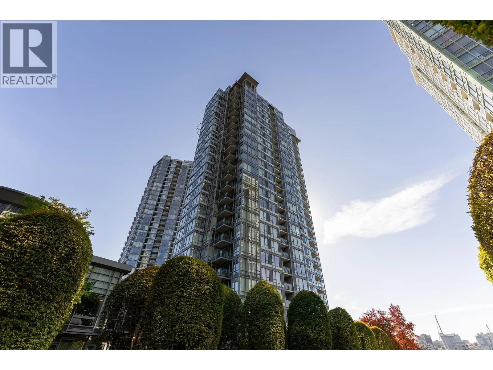 901 1067 MARINASIDE CRESCENT