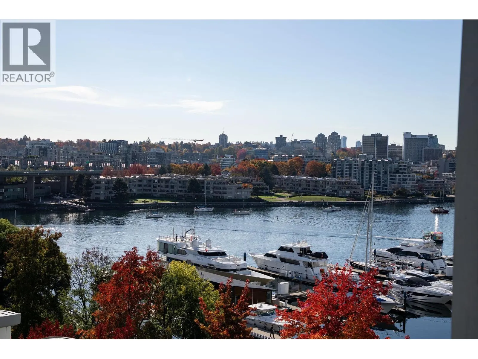 901 1067 MARINASIDE CRESCENT
