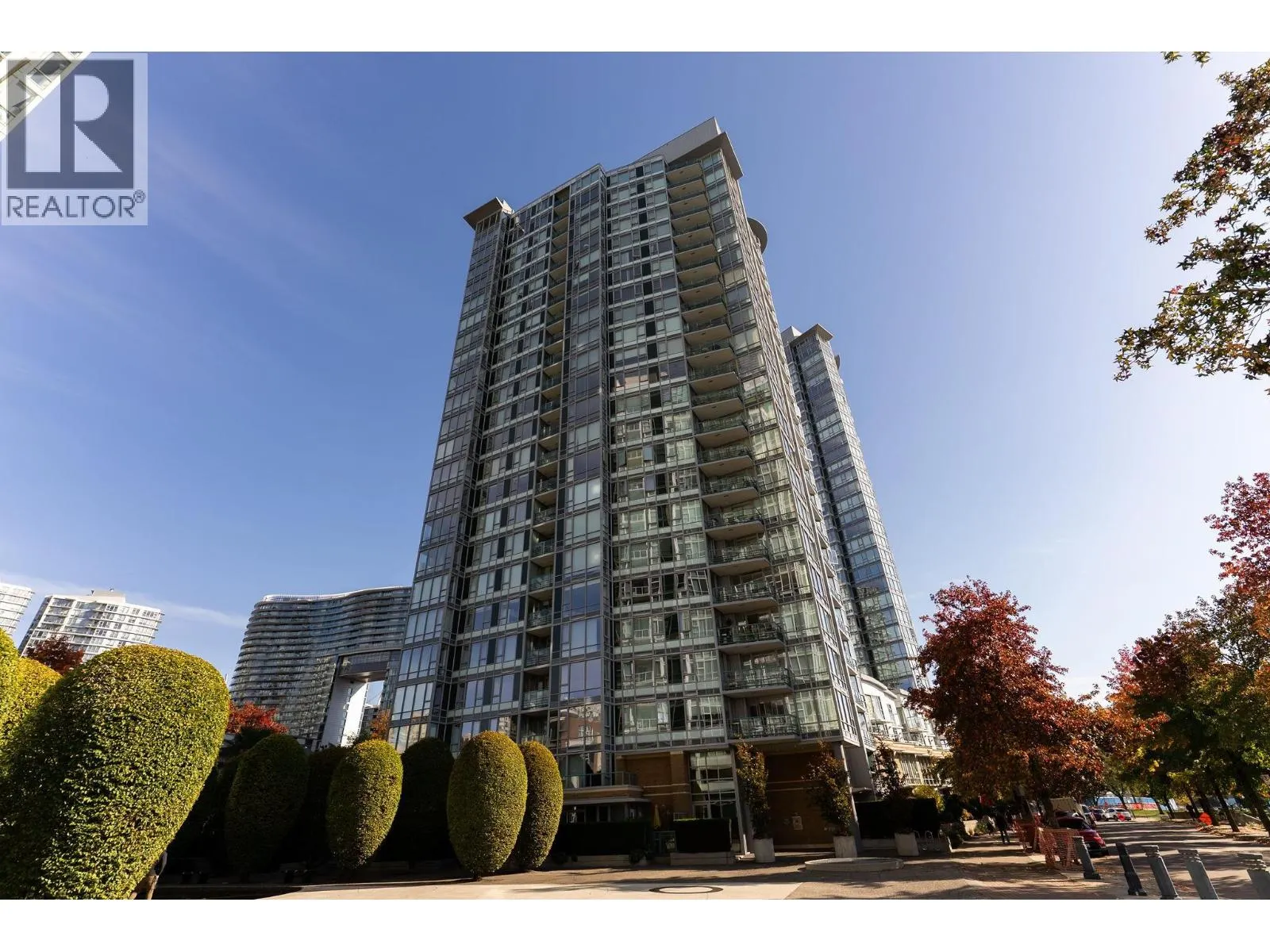 901 1067 MARINASIDE CRESCENT