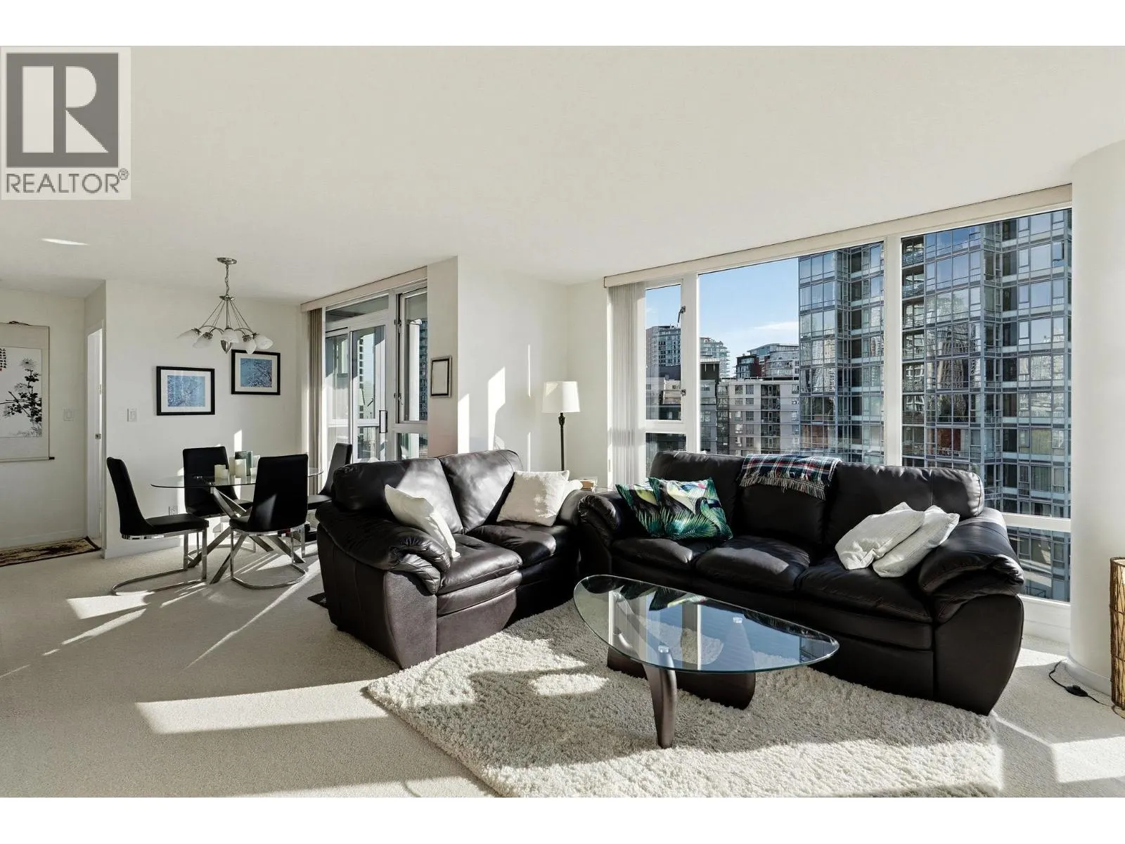 901 1067 MARINASIDE CRESCENT