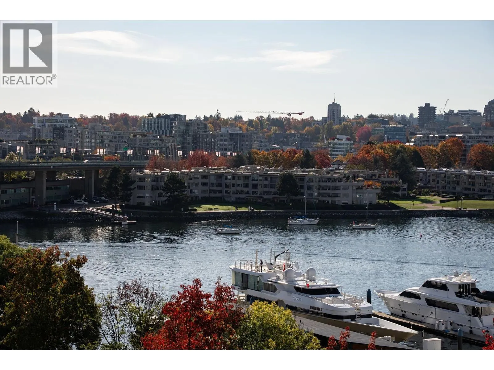901 1067 MARINASIDE CRESCENT