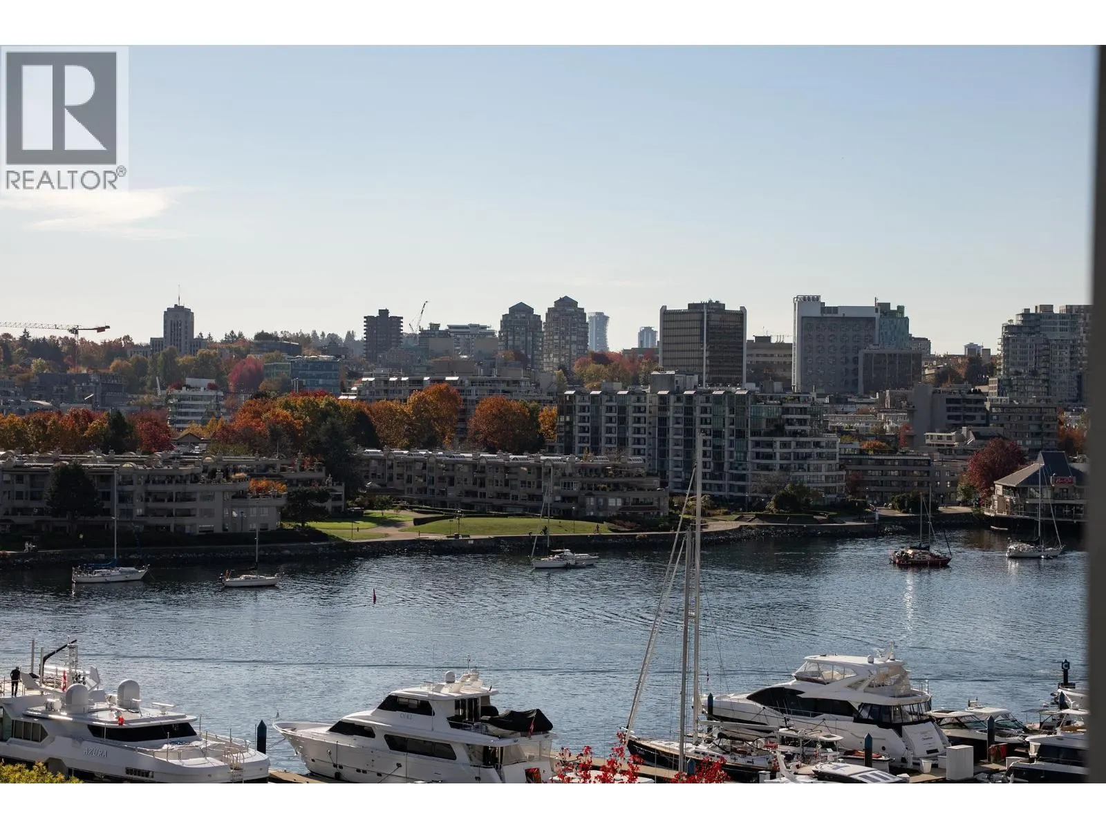 901 1067 MARINASIDE CRESCENT