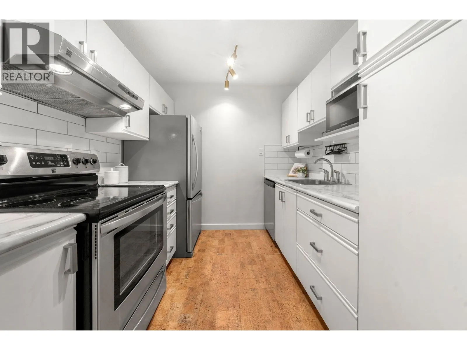 201 101 E 29TH STREET