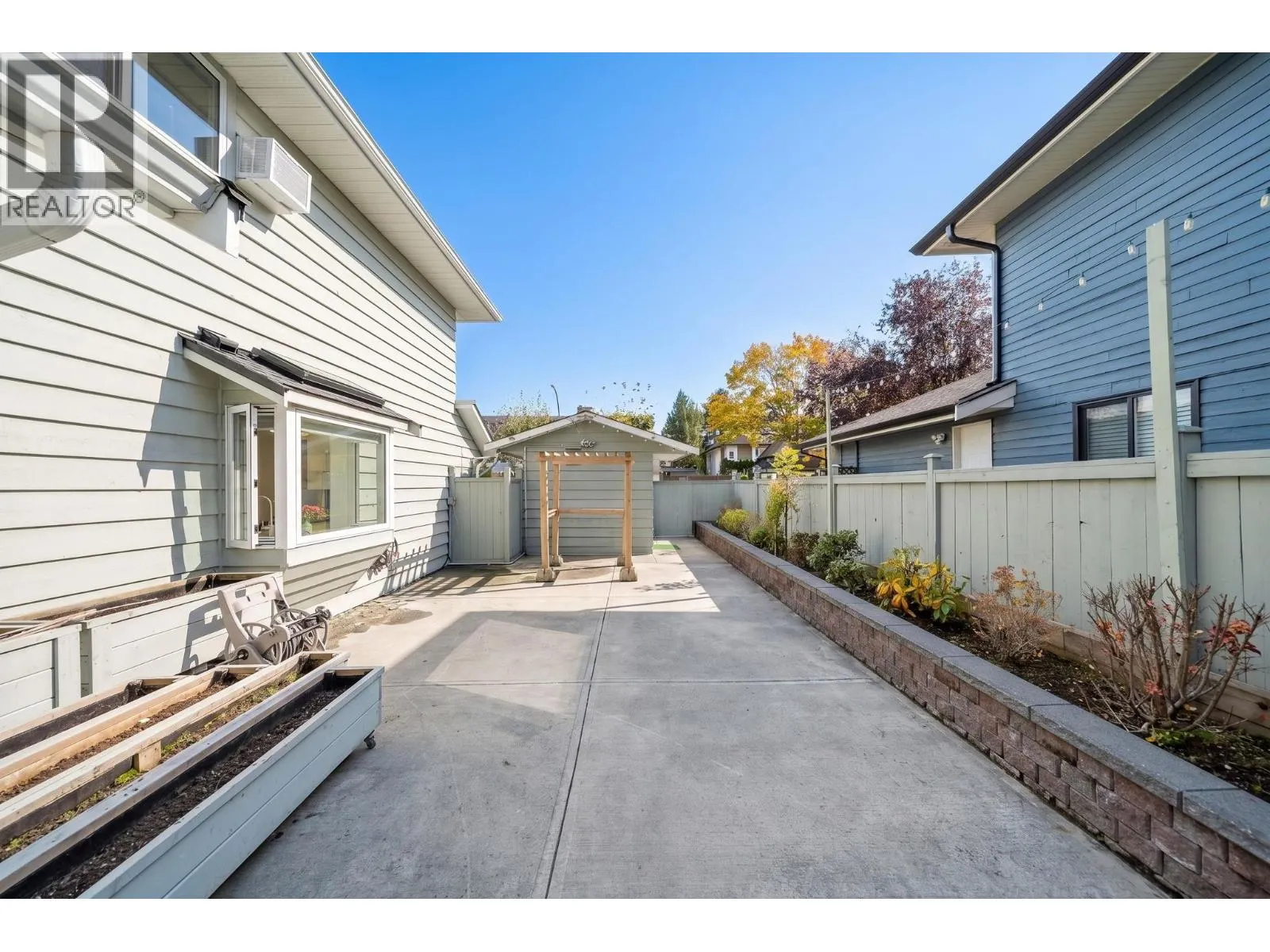 8260 ASPIN DRIVE