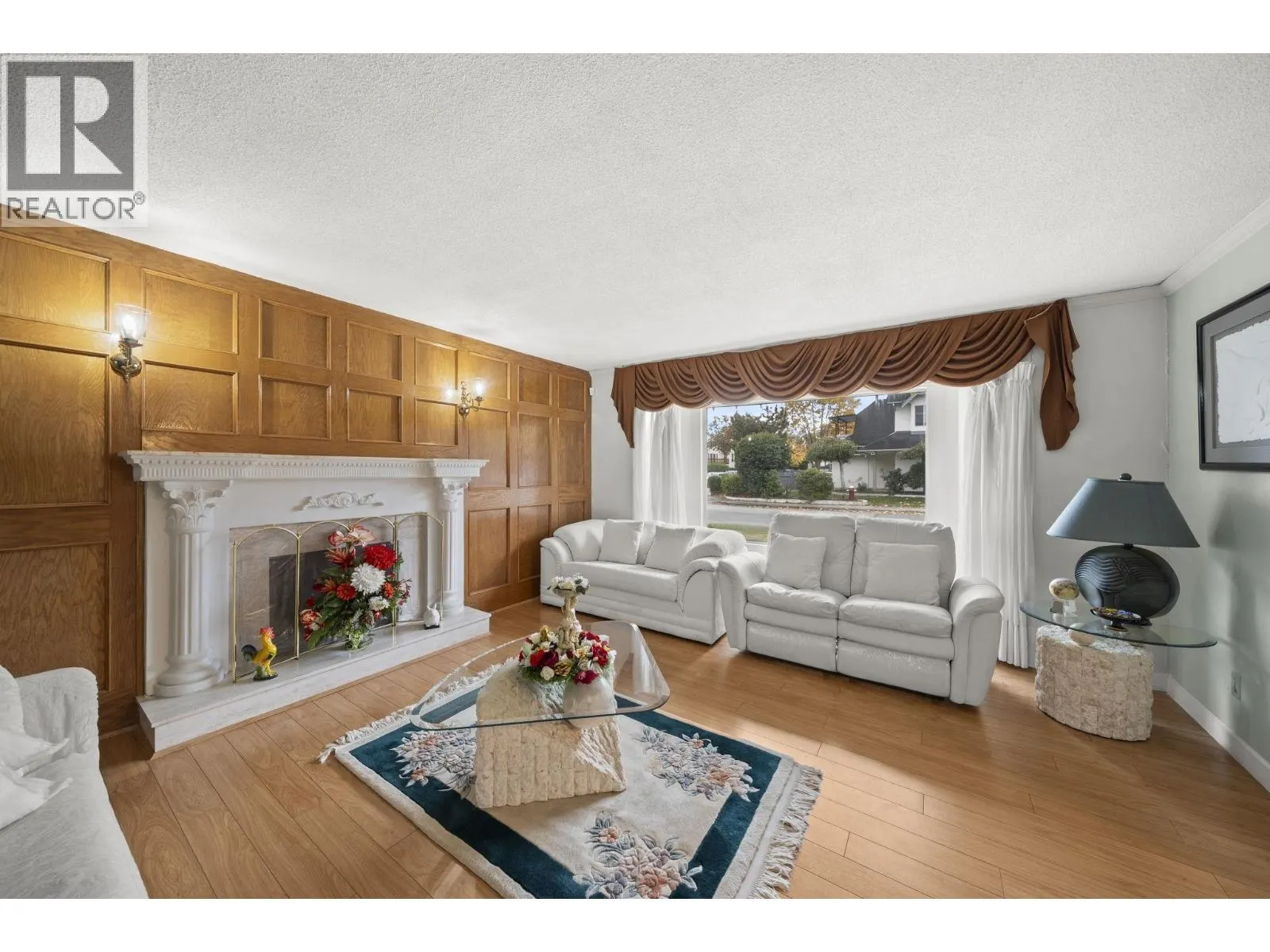 8260 ASPIN DRIVE