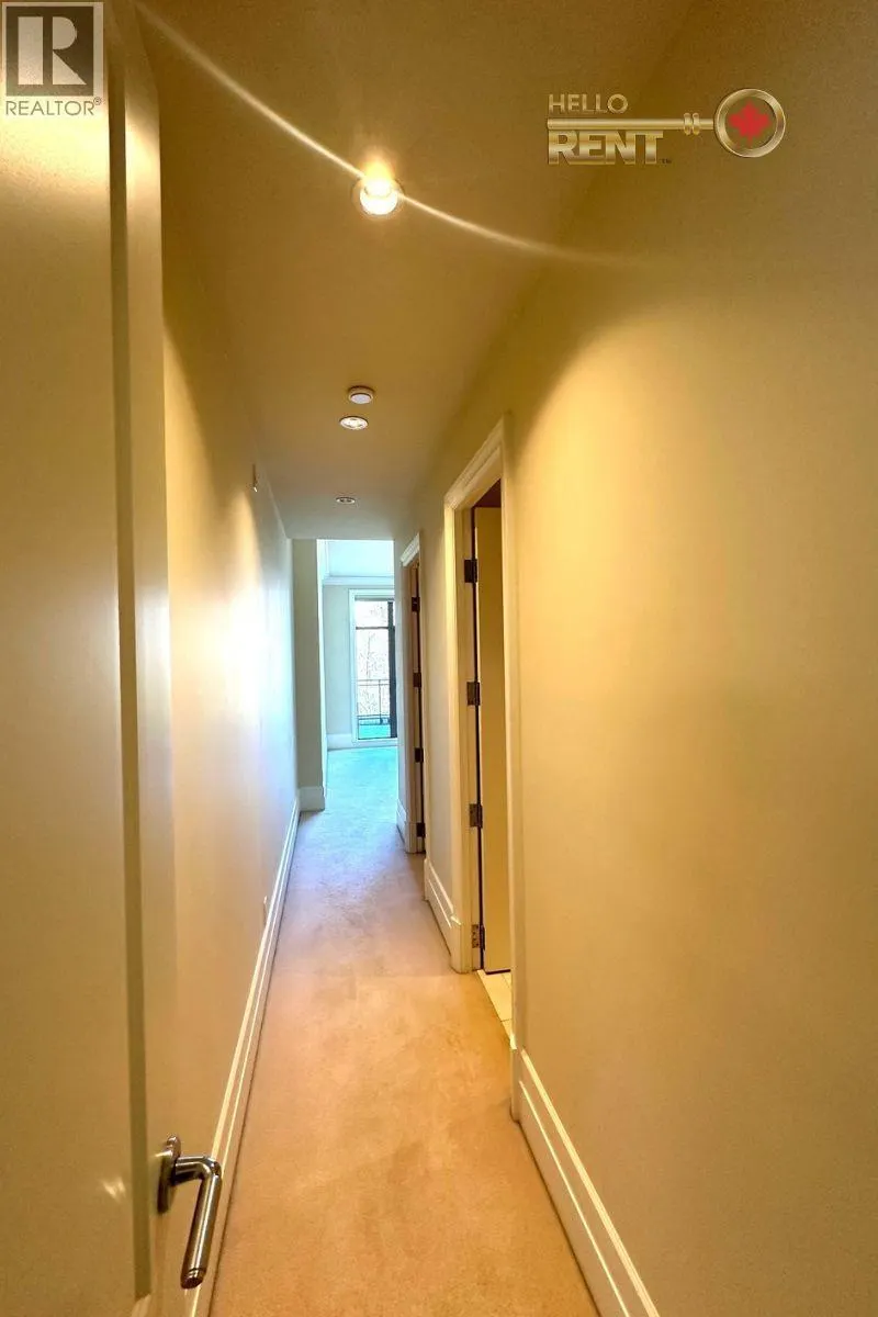 401 508 WATERS EDGE CRESCENT