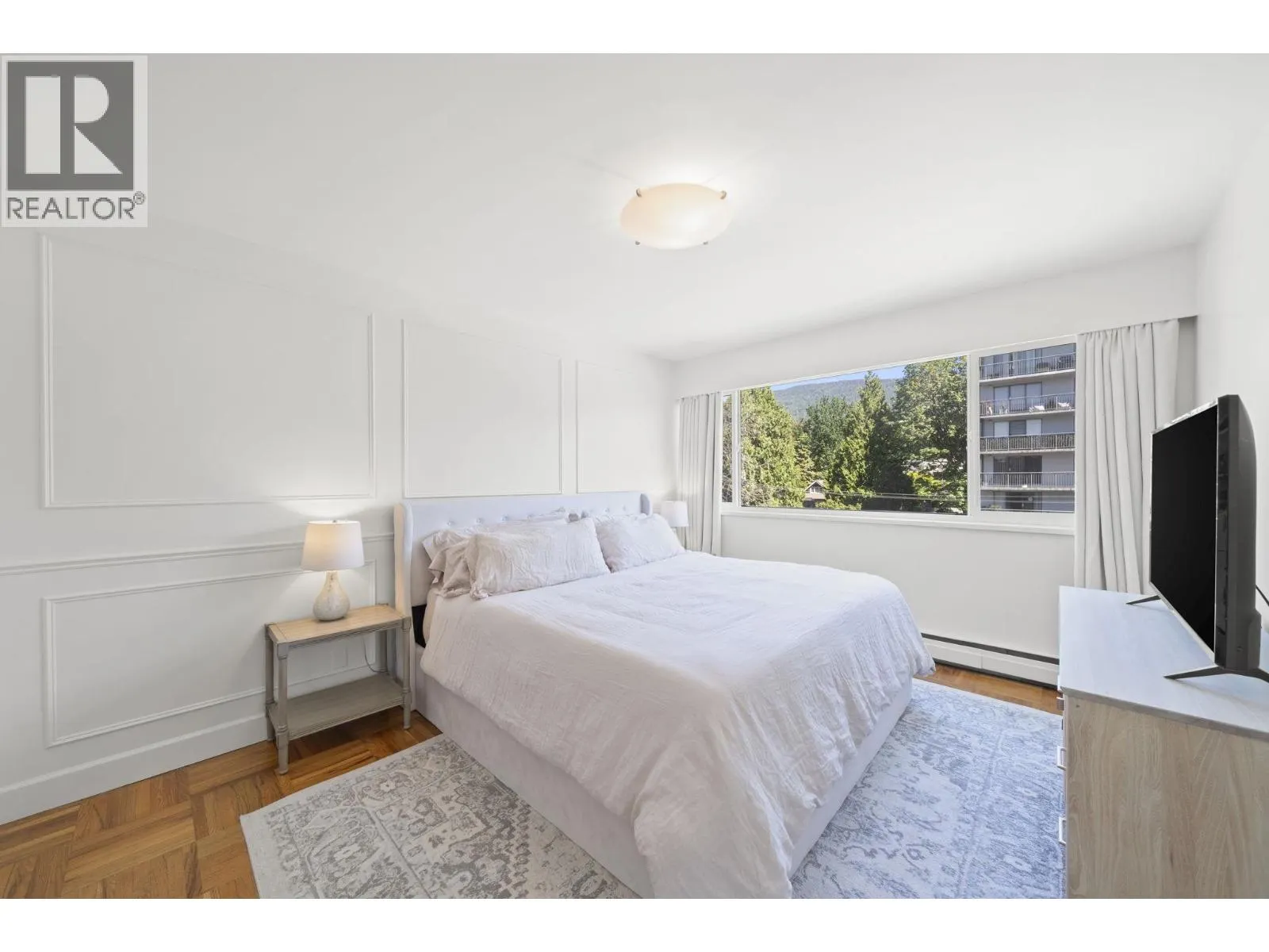 504 1750 ESQUIMALT AVENUE