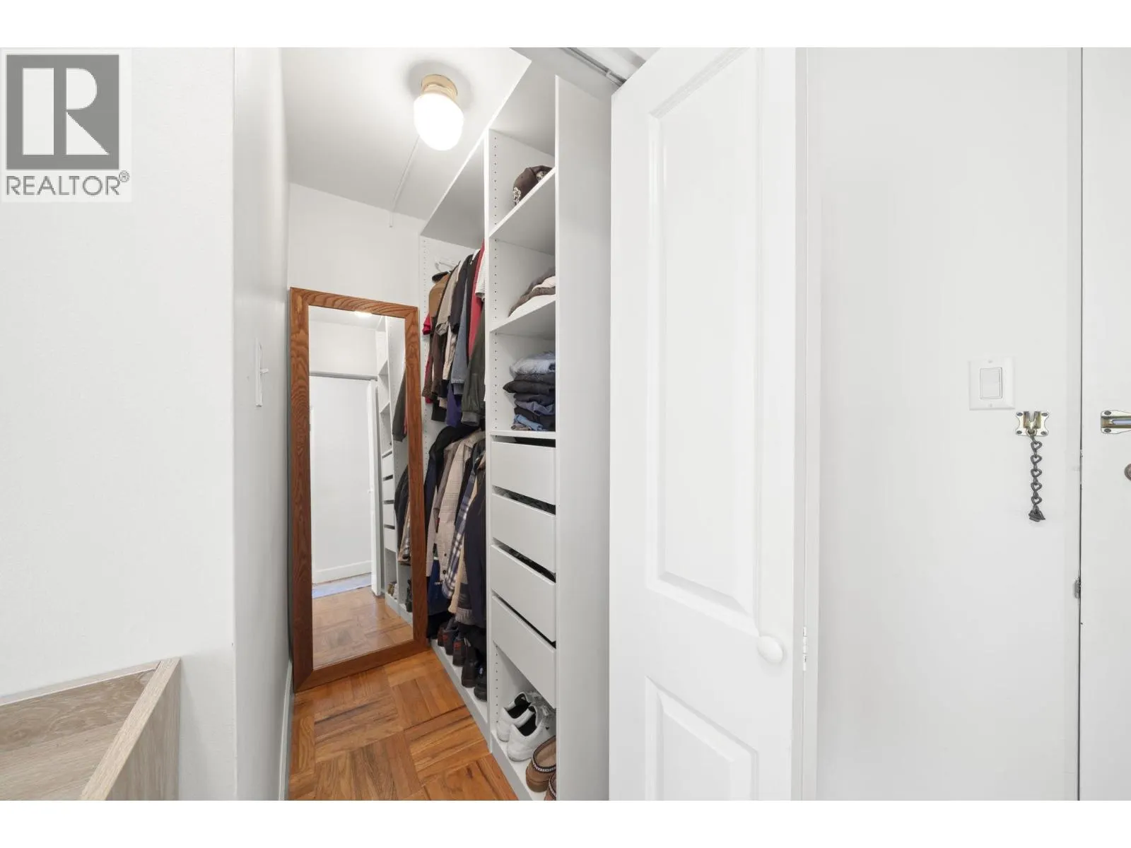 504 1750 ESQUIMALT AVENUE
