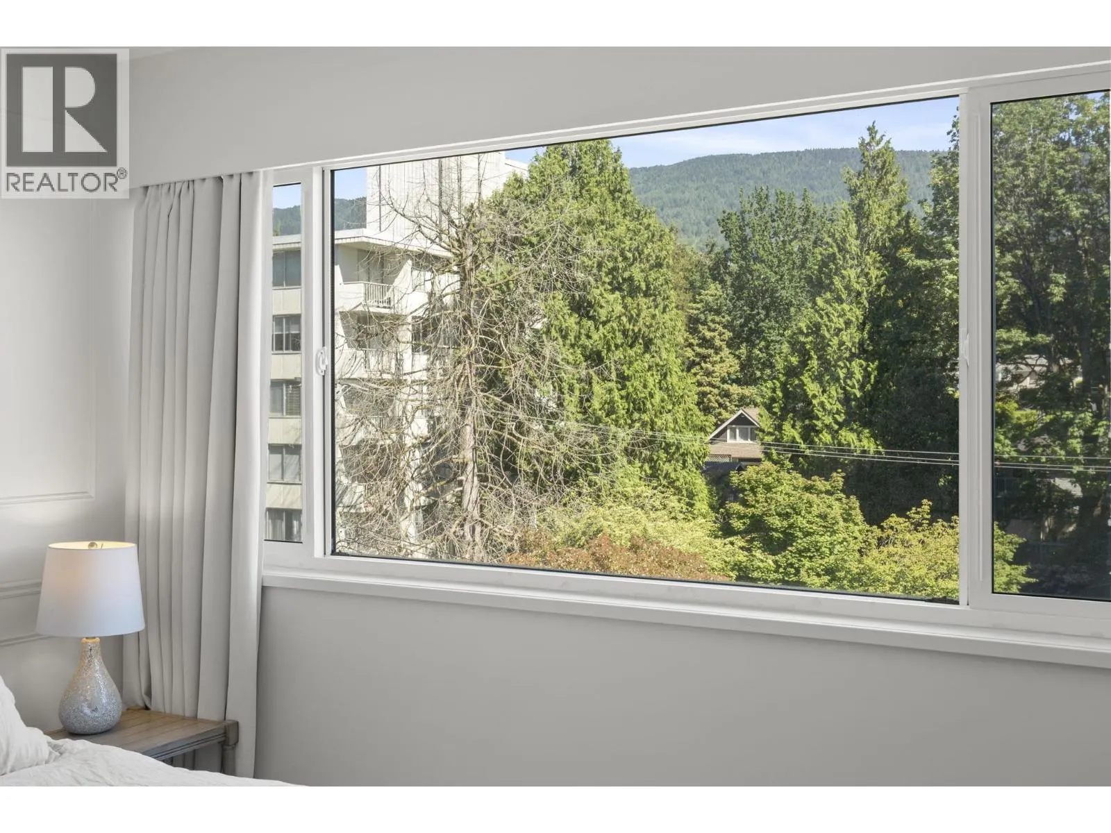 504 1750 ESQUIMALT AVENUE