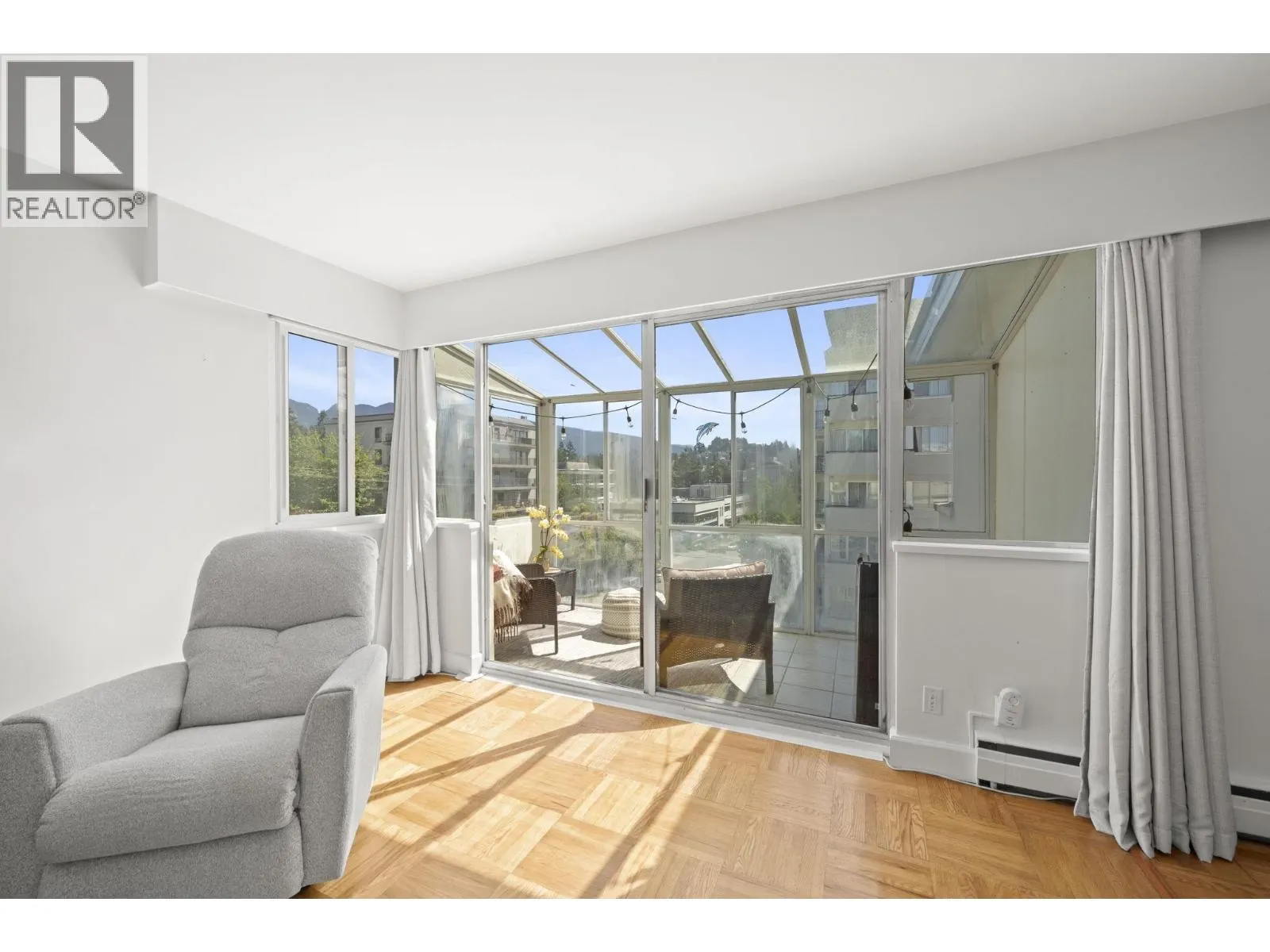 504 1750 ESQUIMALT AVENUE