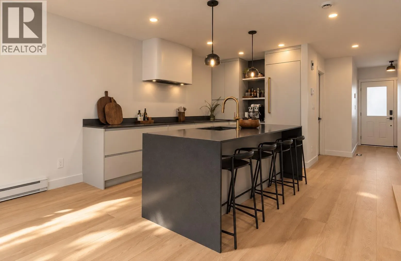 16 40200 GOVERNMENT ROAD