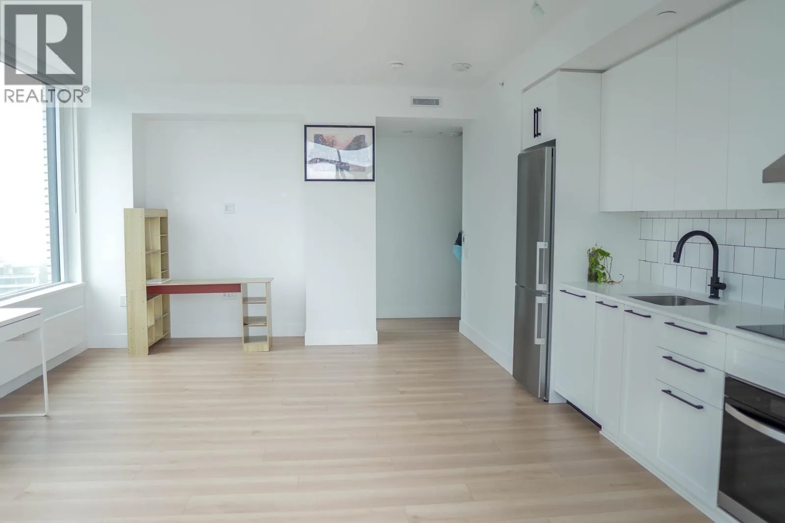 1108 8750 UNIVERSITY CRESCENT